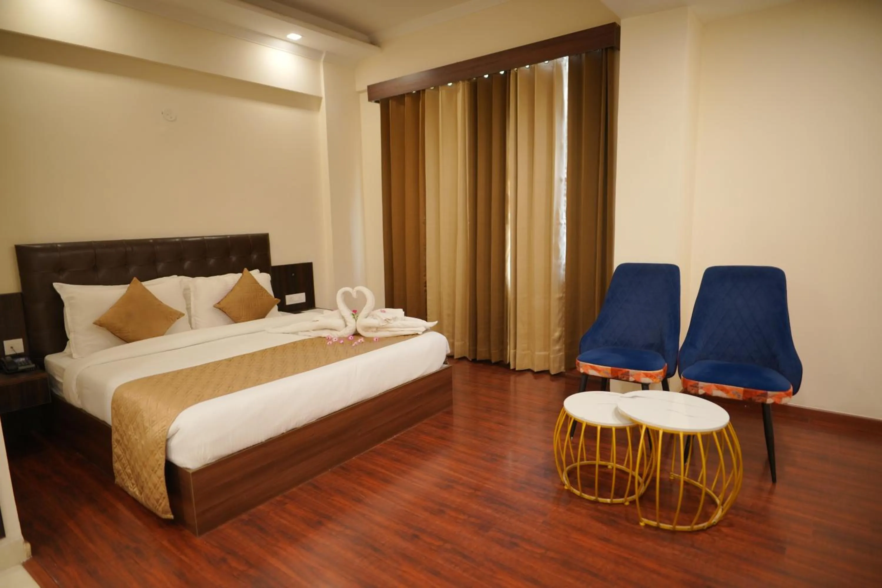 Bed in Comfort Inn Karnal
