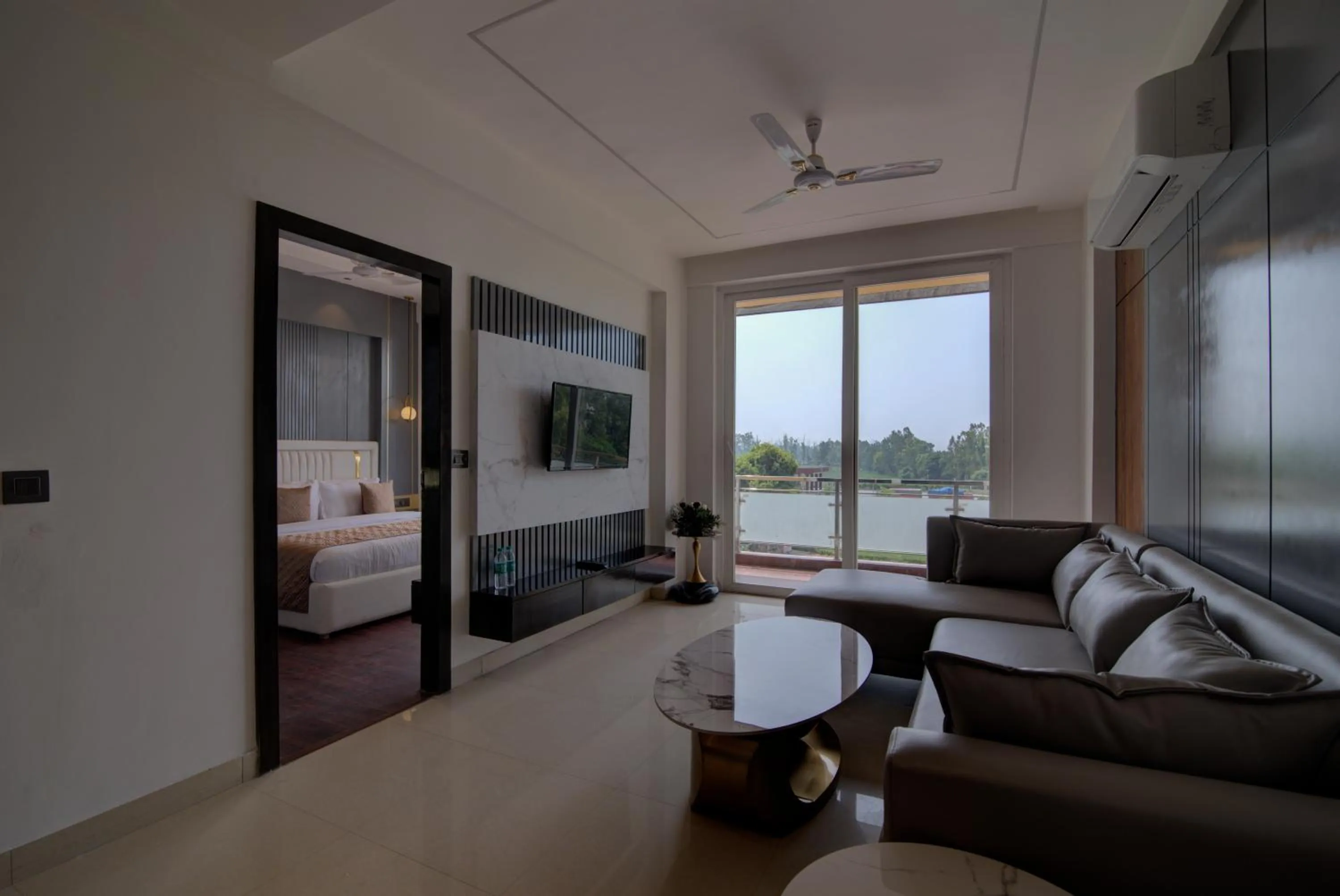 Living room in Comfort Inn Karnal