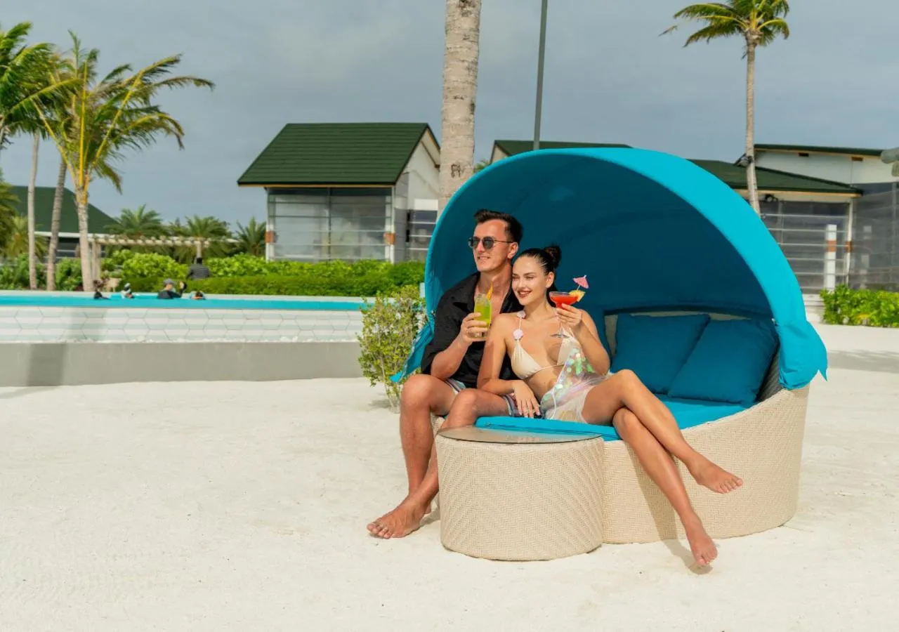 Restaurant/places to eat in Joy Island Maldives All Inclusive Resort