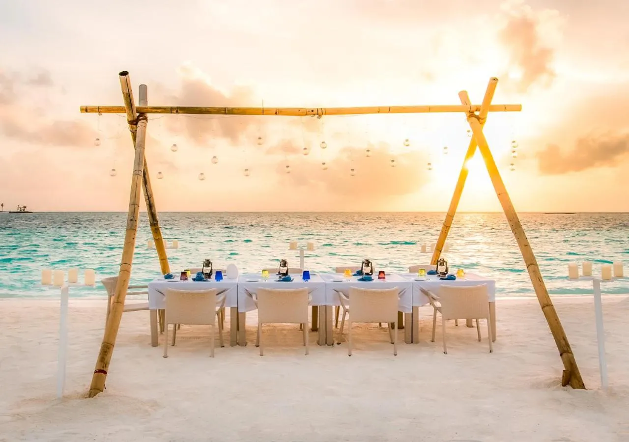 Restaurant/places to eat in Joy Island Maldives All Inclusive Resort