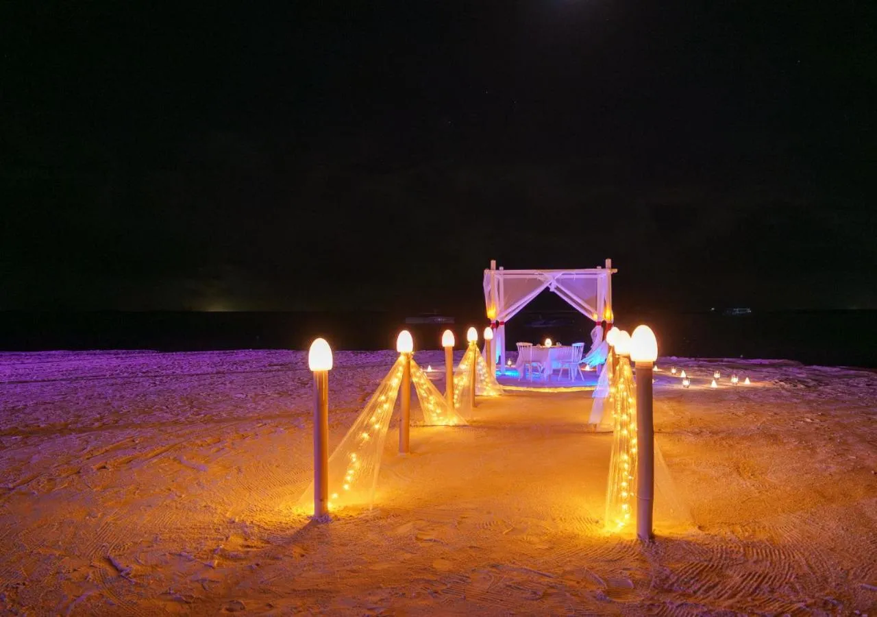 Restaurant/places to eat in Joy Island Maldives All Inclusive Resort