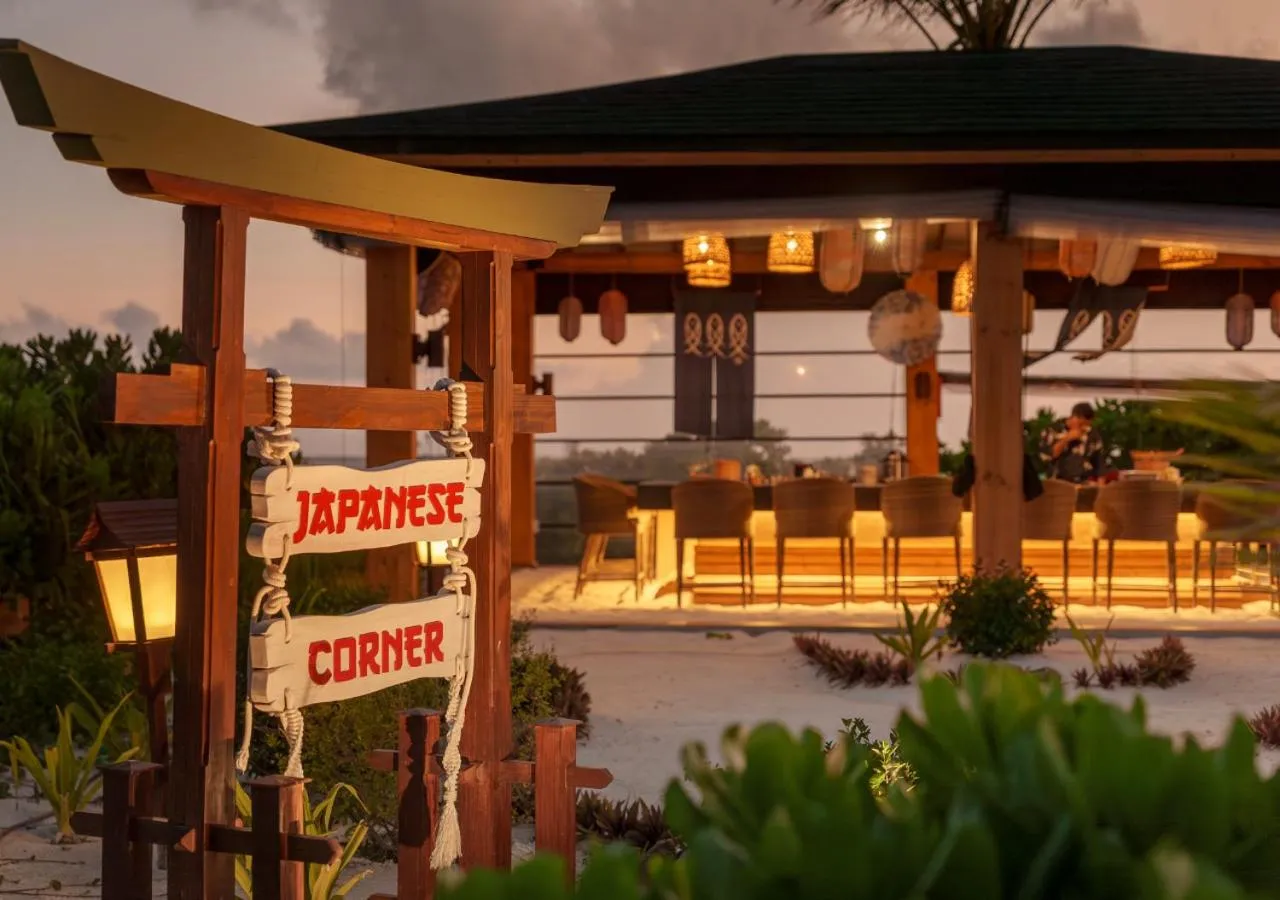 Restaurant/places to eat in Joy Island Maldives All Inclusive Resort