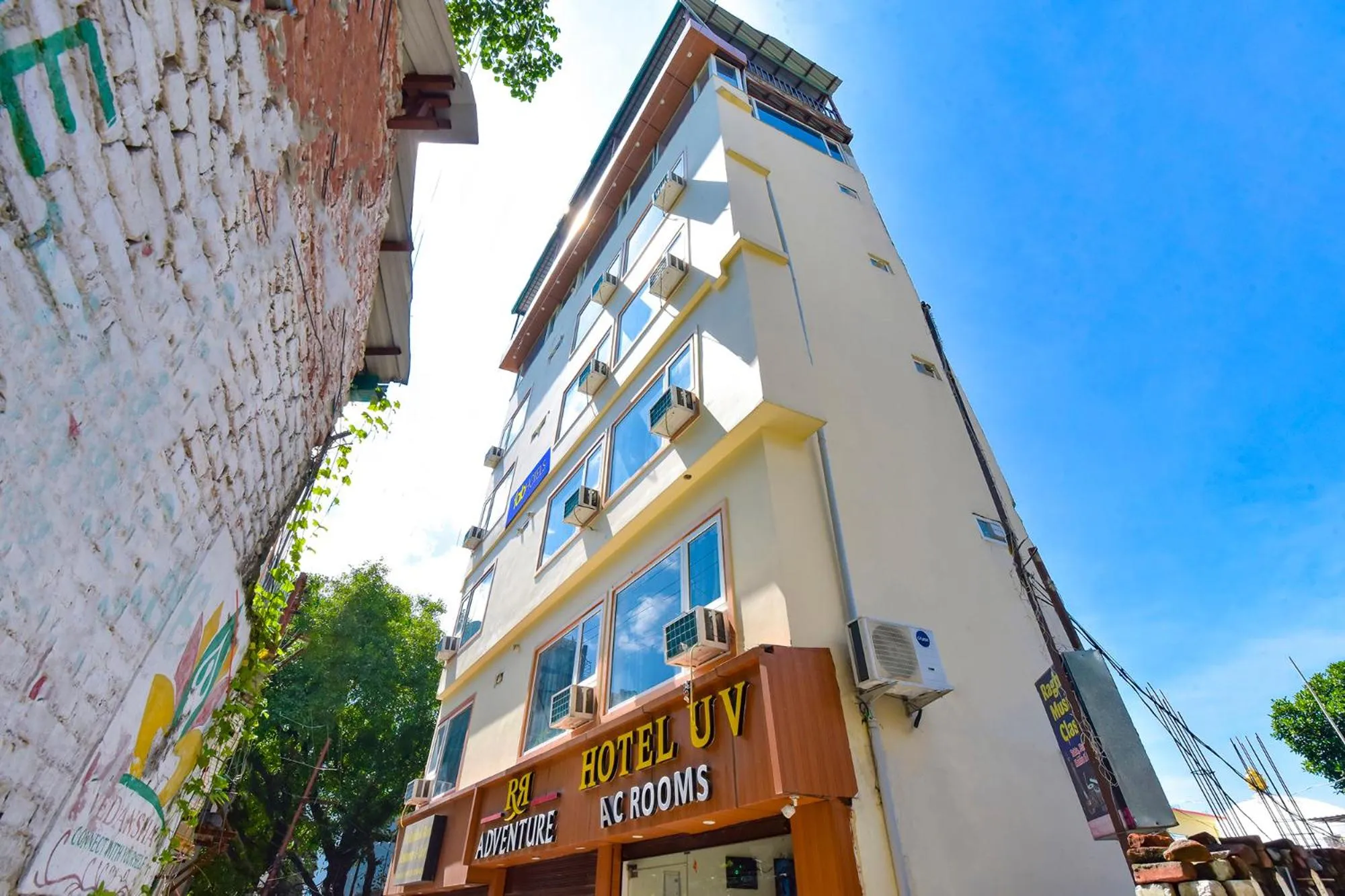 Facade/entrance in FabHotel UV