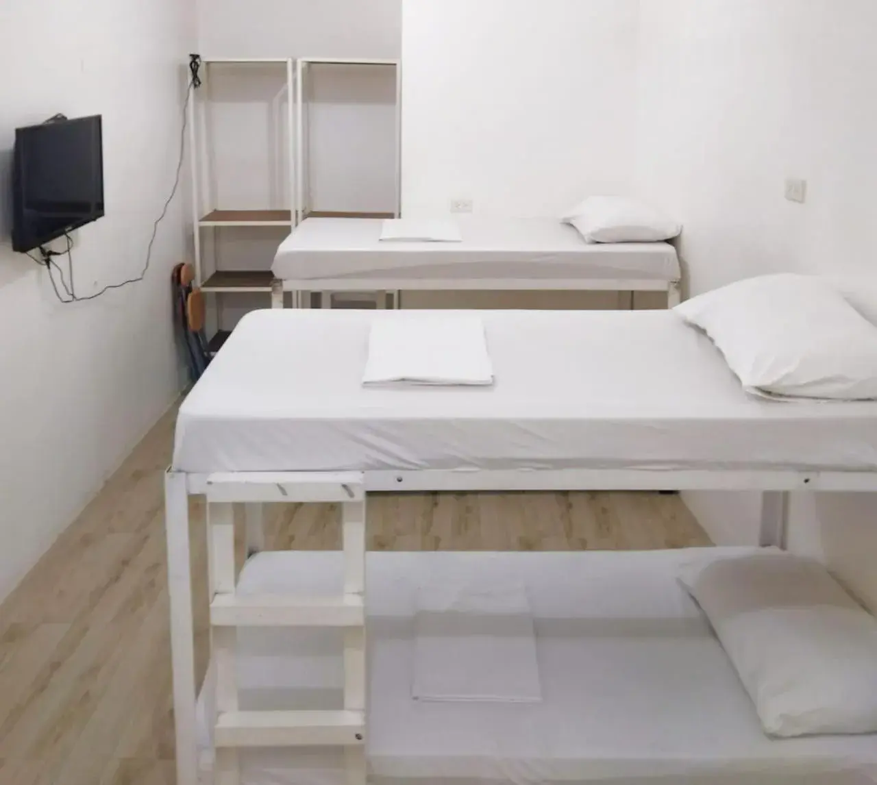 Quadruple Room with Bath in Pasay Centrale Hotel Quadruple Room with Bath in Pasay Centrale Hotel