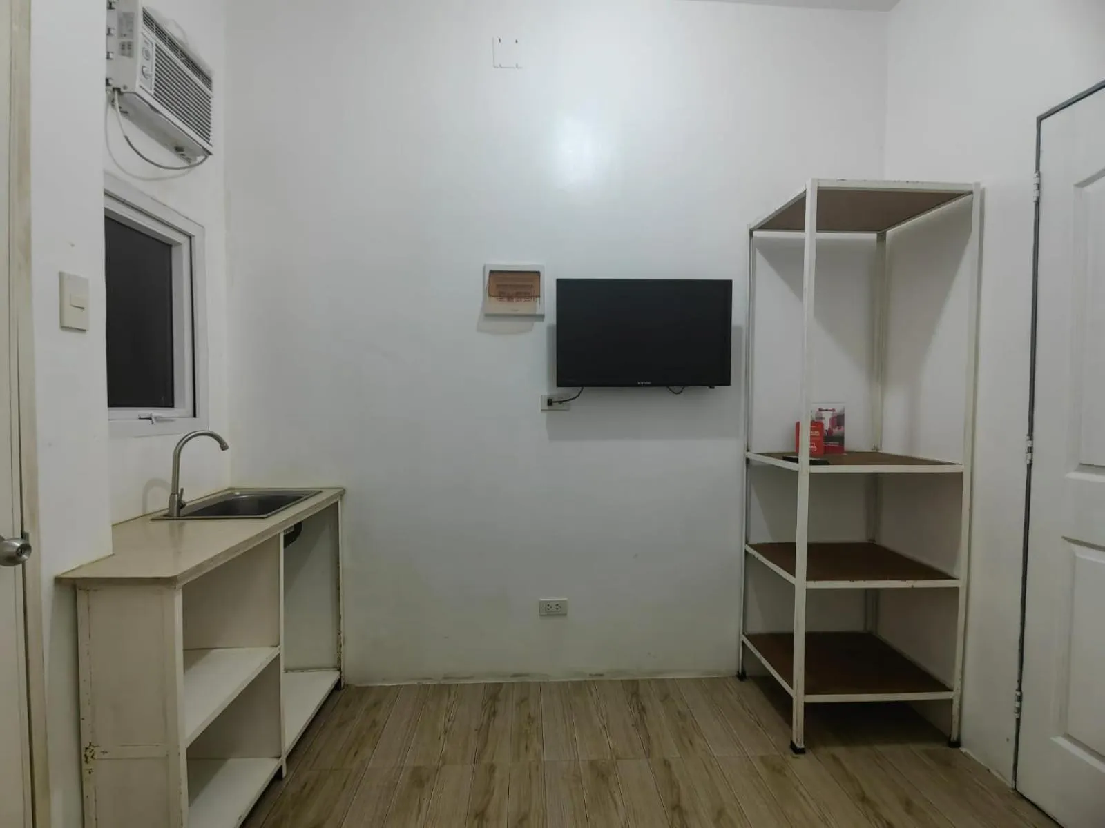 TV and multimedia in Pasay Centrale Hotel