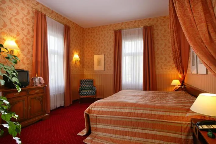 Bedroom, Bed in Hotel Sächsischer Hof