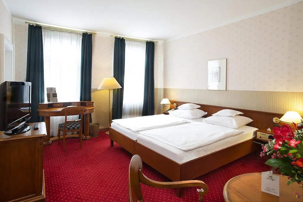 Photo of the whole room, Bed in Hotel Sächsischer Hof