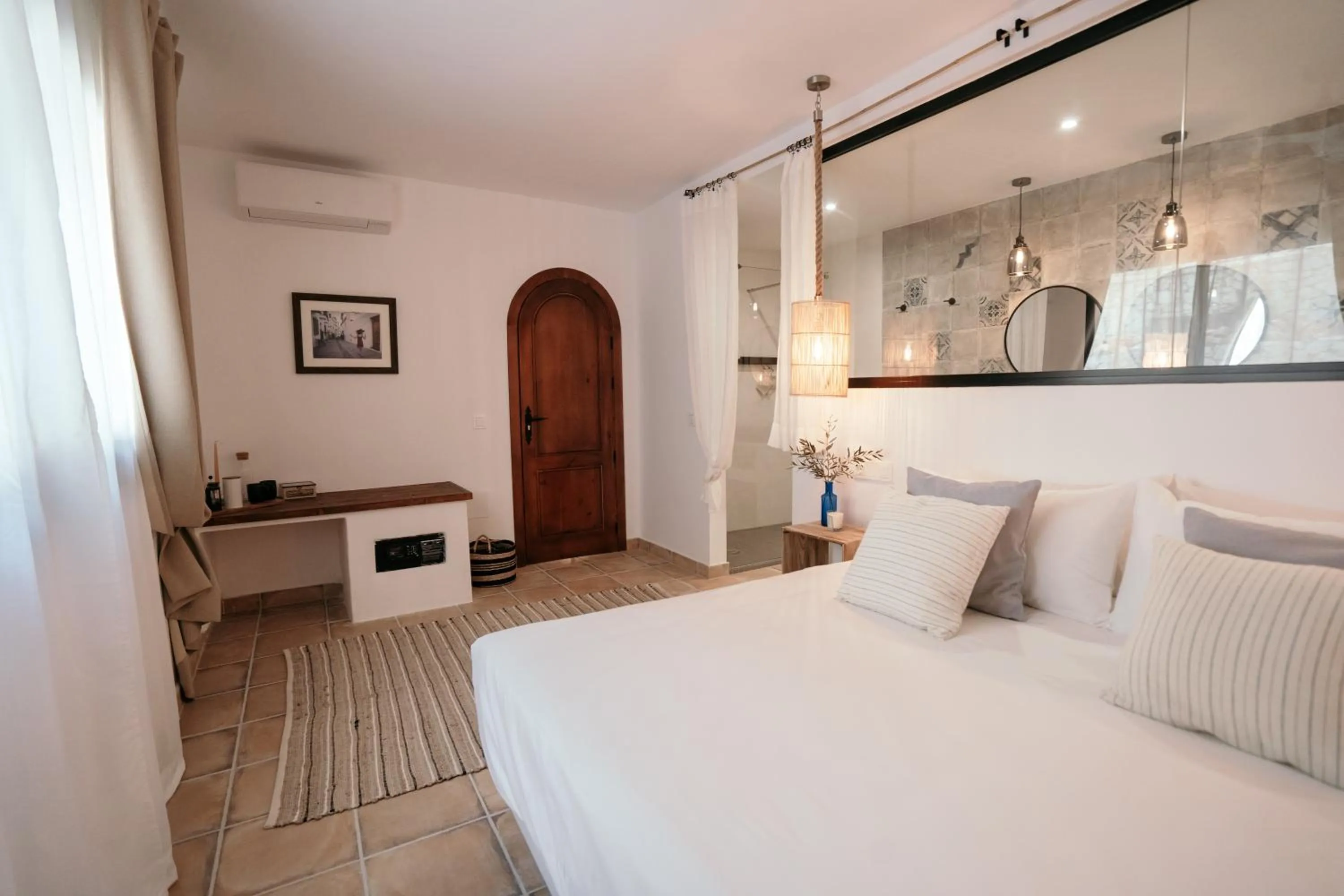 Bed in Hearts & Home