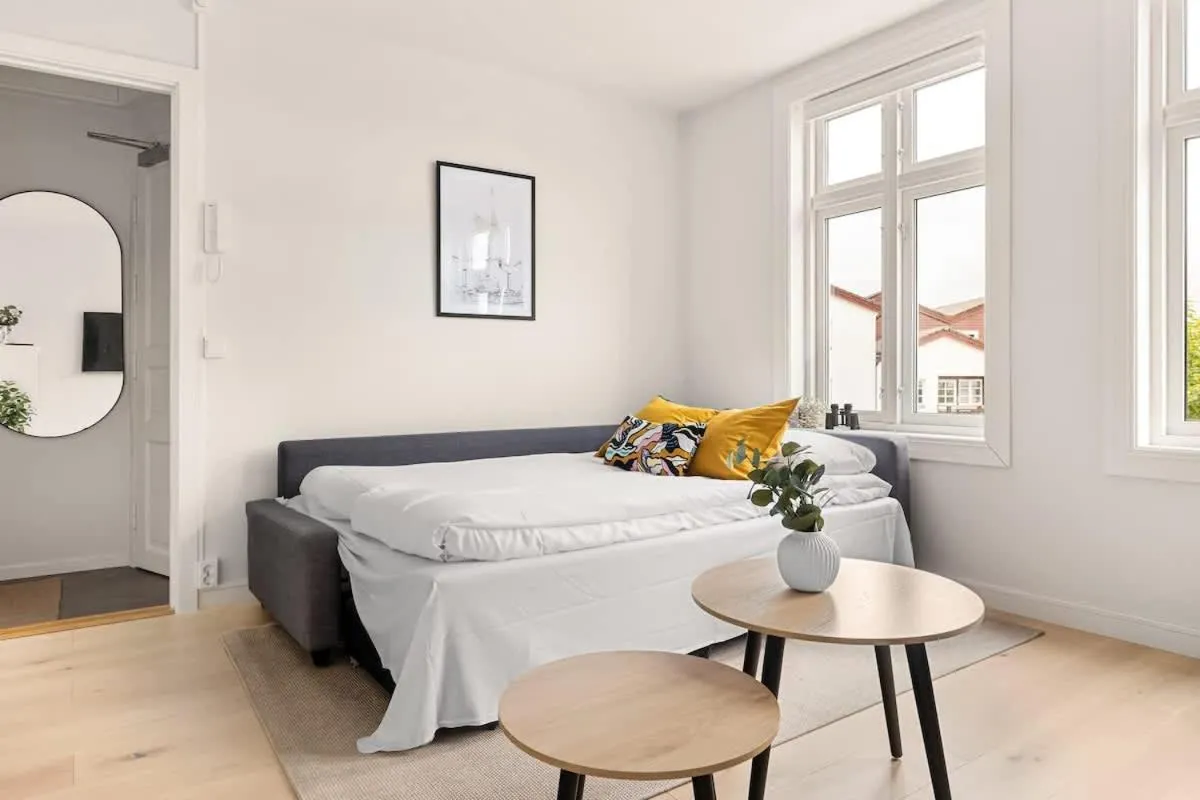 Bed in Dinbnb Apartments I Views & Street Parking in Sandviken