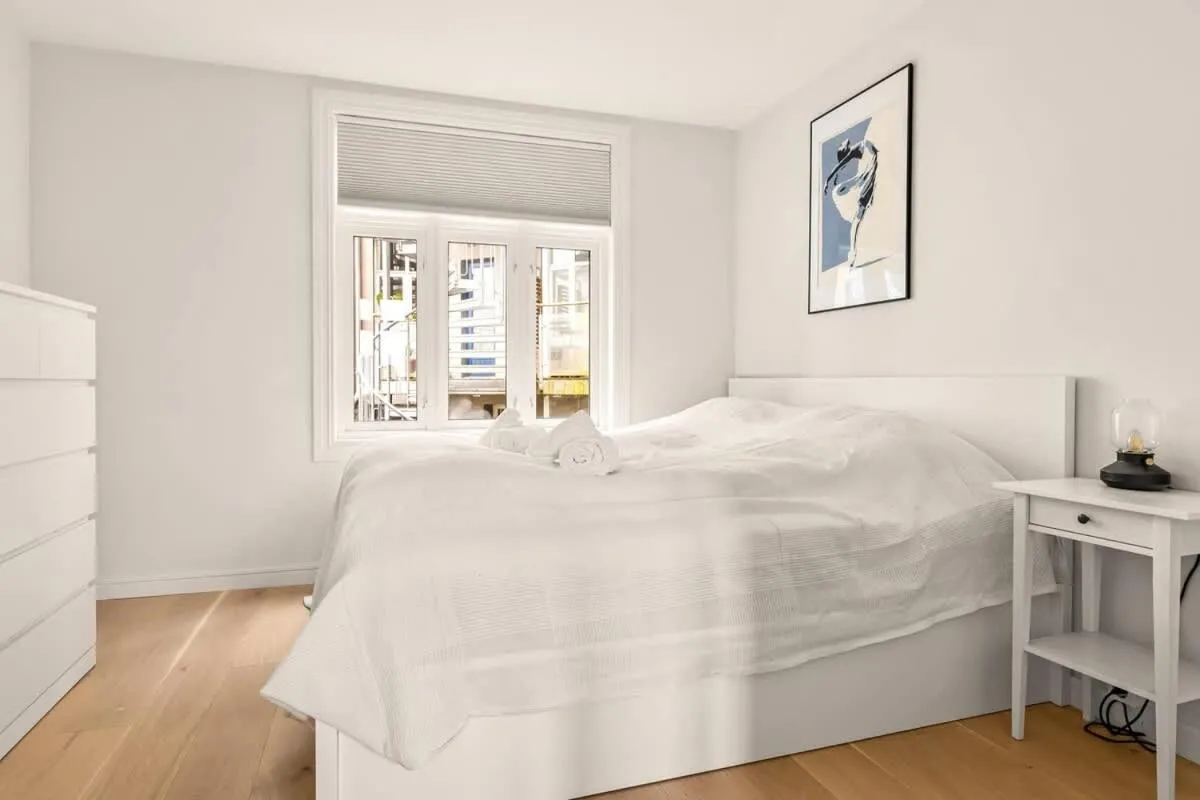 Bed in Dinbnb Apartments I Views & Street Parking in Sandviken