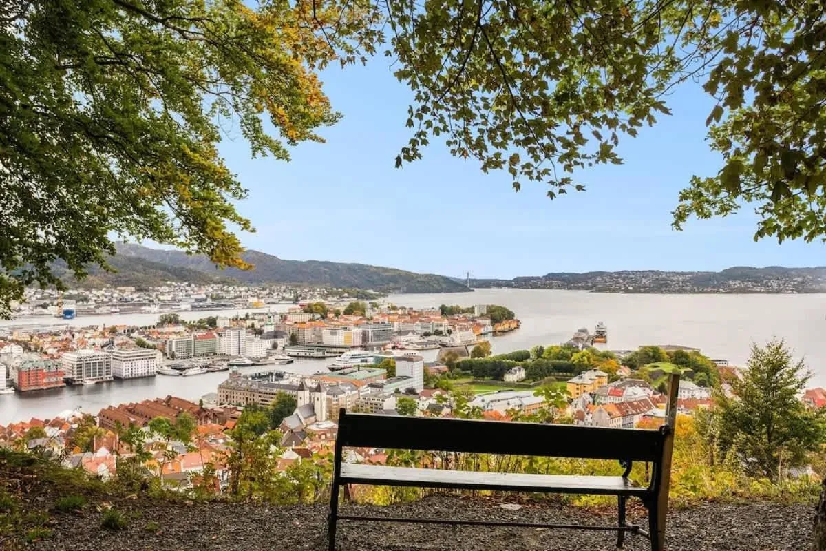 Day in Dinbnb Apartments I Views & Street Parking in Sandviken