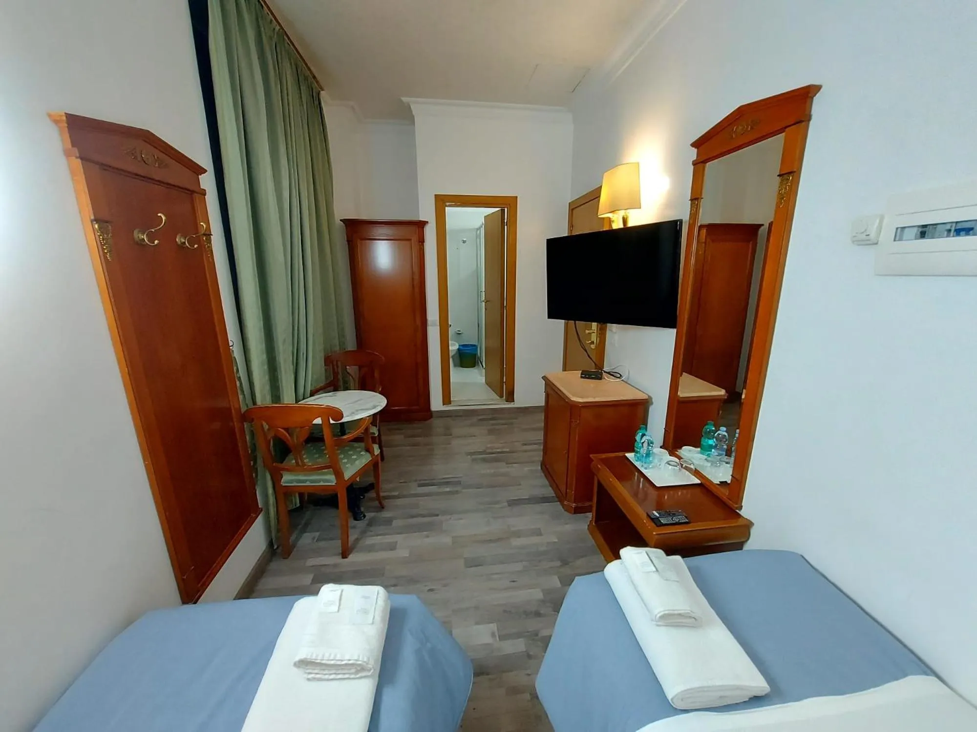 Bed in Hotel Positano 2