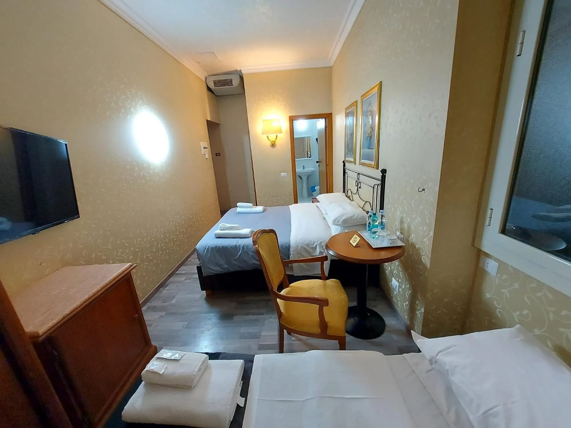 Bed in Hotel Positano 2