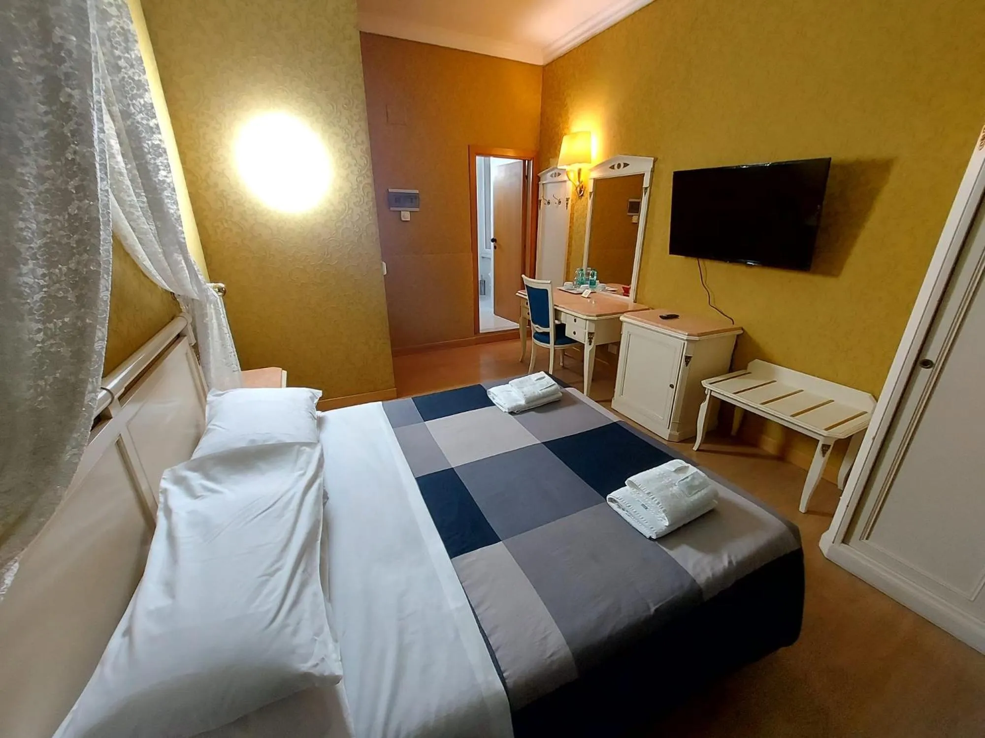 Bed in Hotel Positano 2