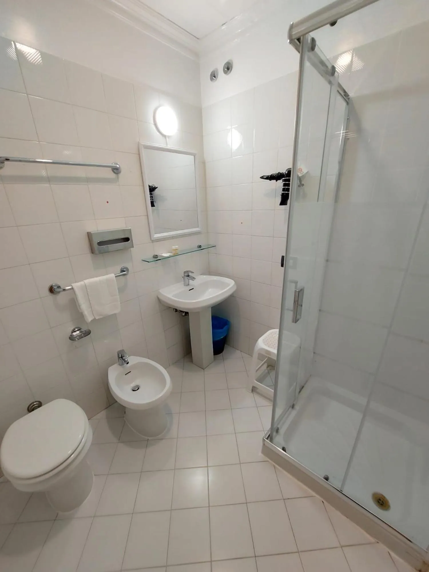 Shower in Hotel Positano 2