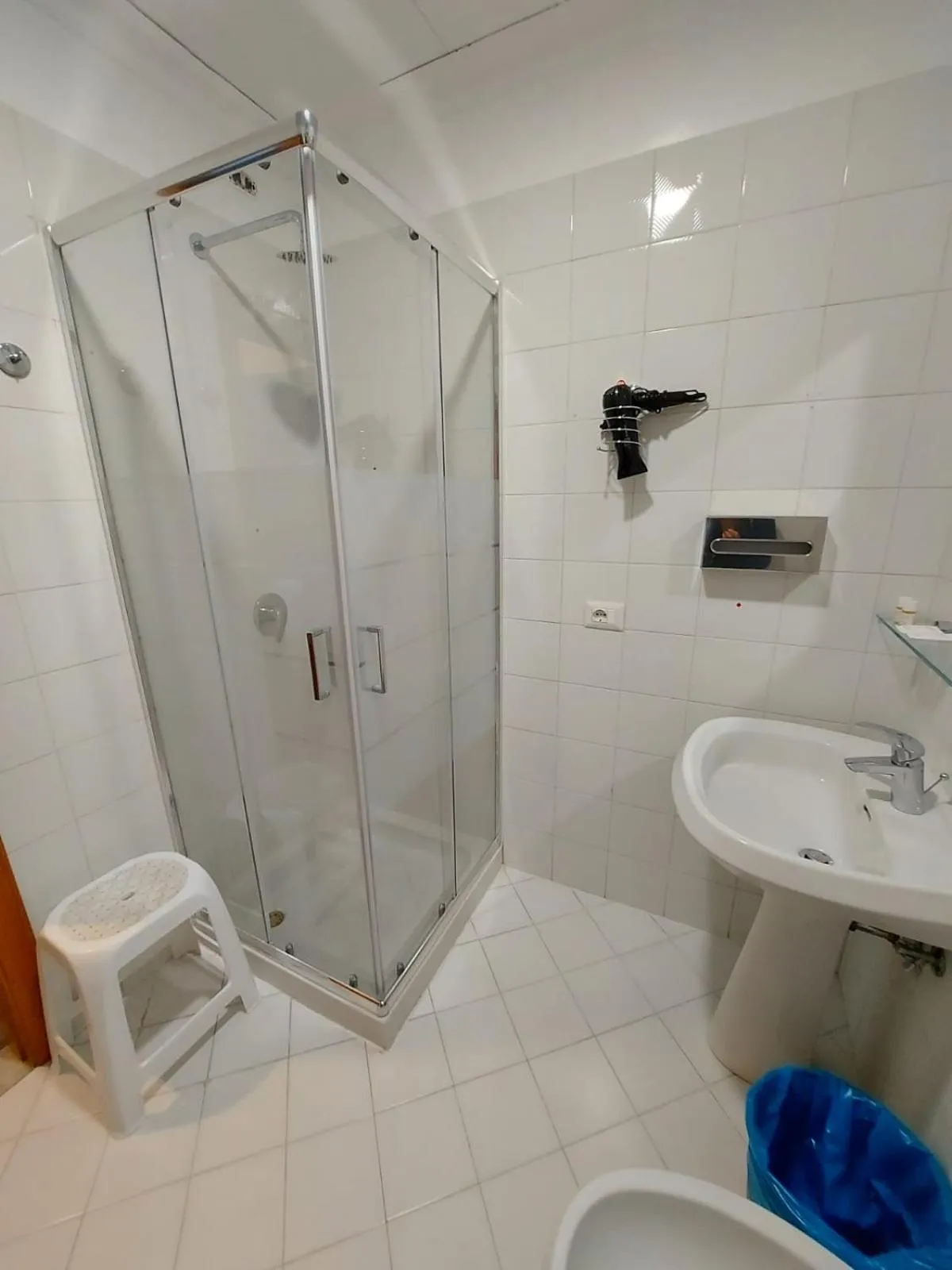 Shower in Hotel Positano 2