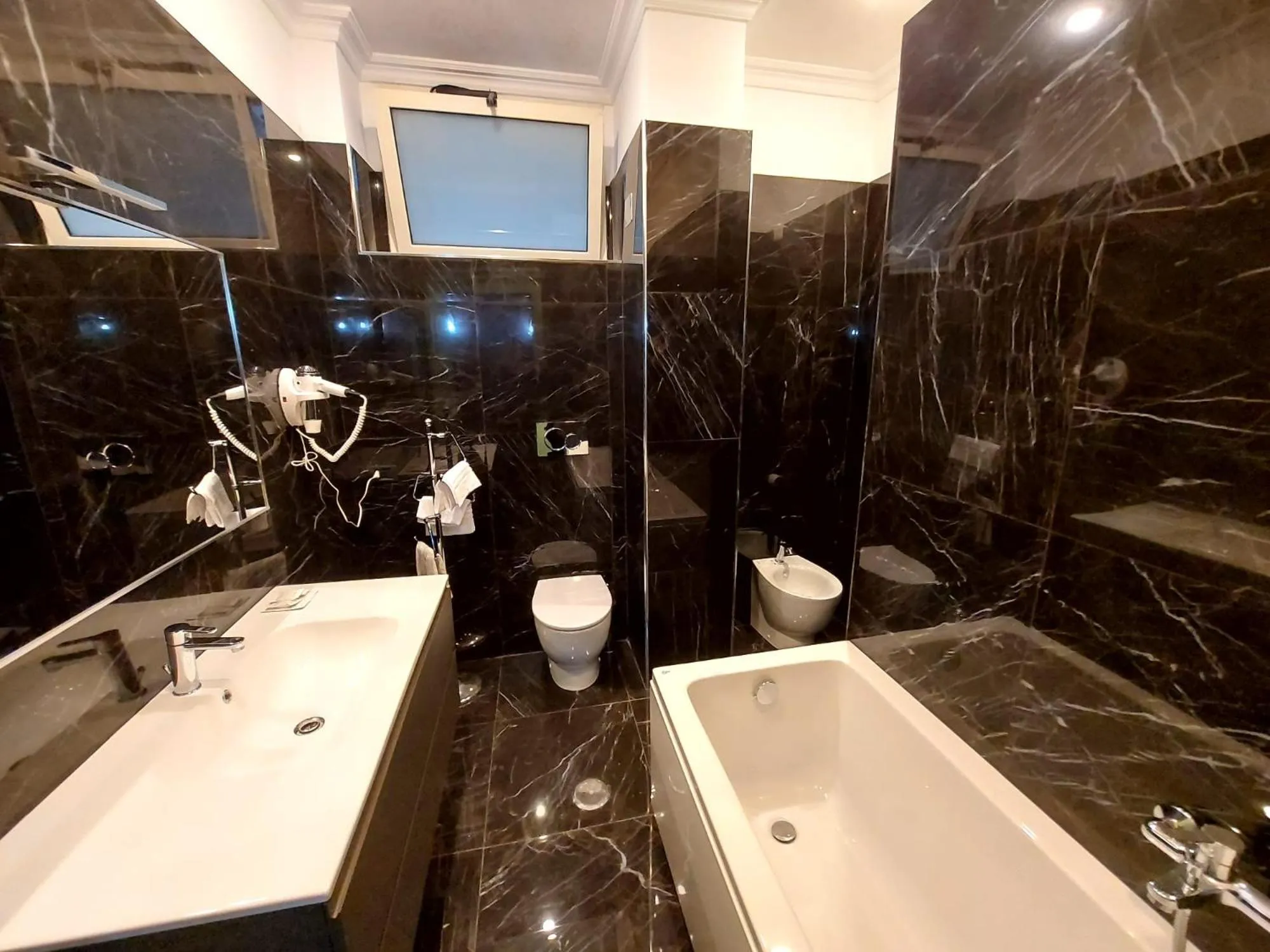 Shower in Hotel Positano 2