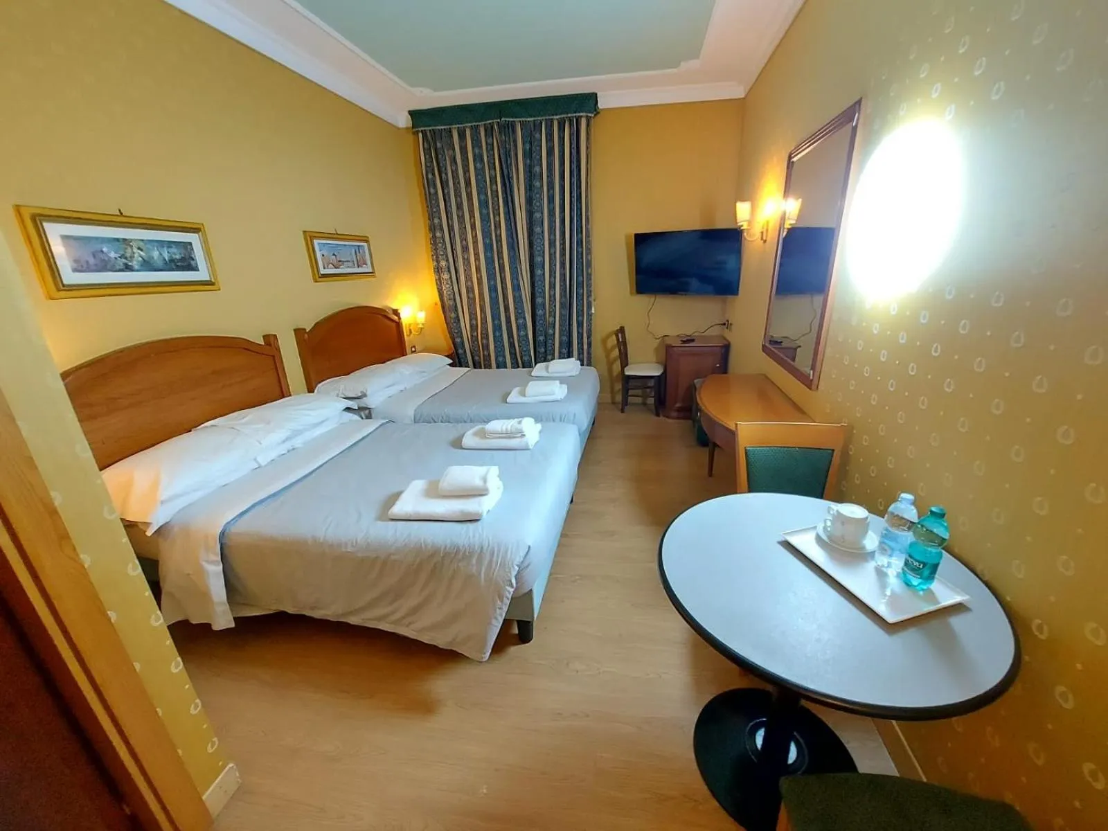 TV and multimedia, Bed in Hotel Positano 2