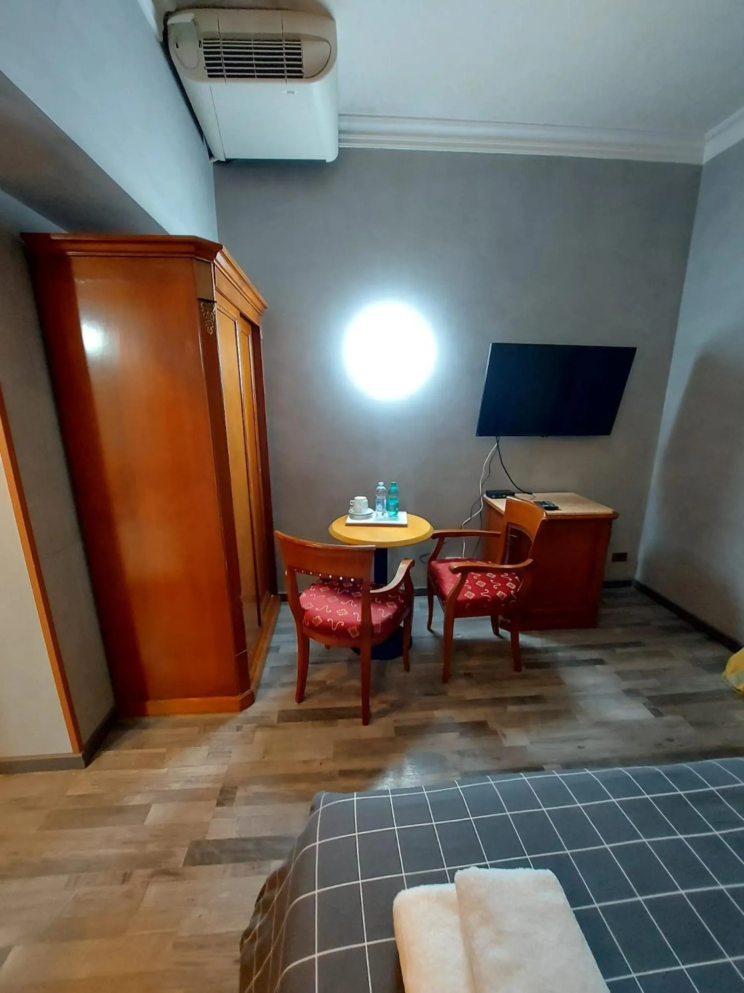 TV and multimedia in Hotel Positano 2