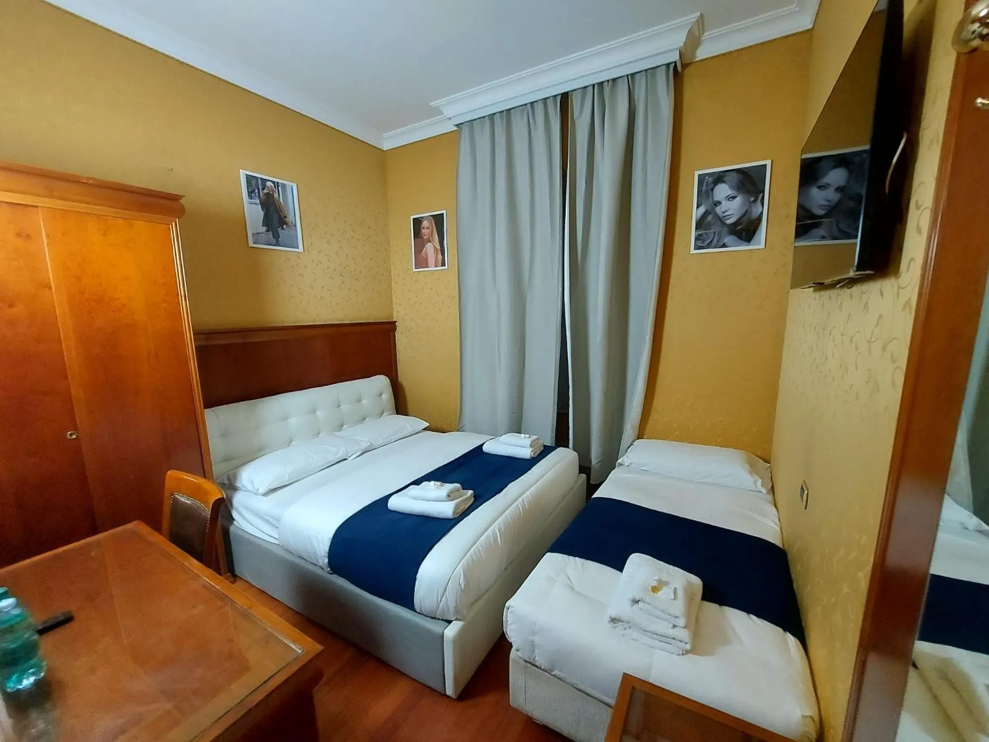 Bed in Hotel Positano 2