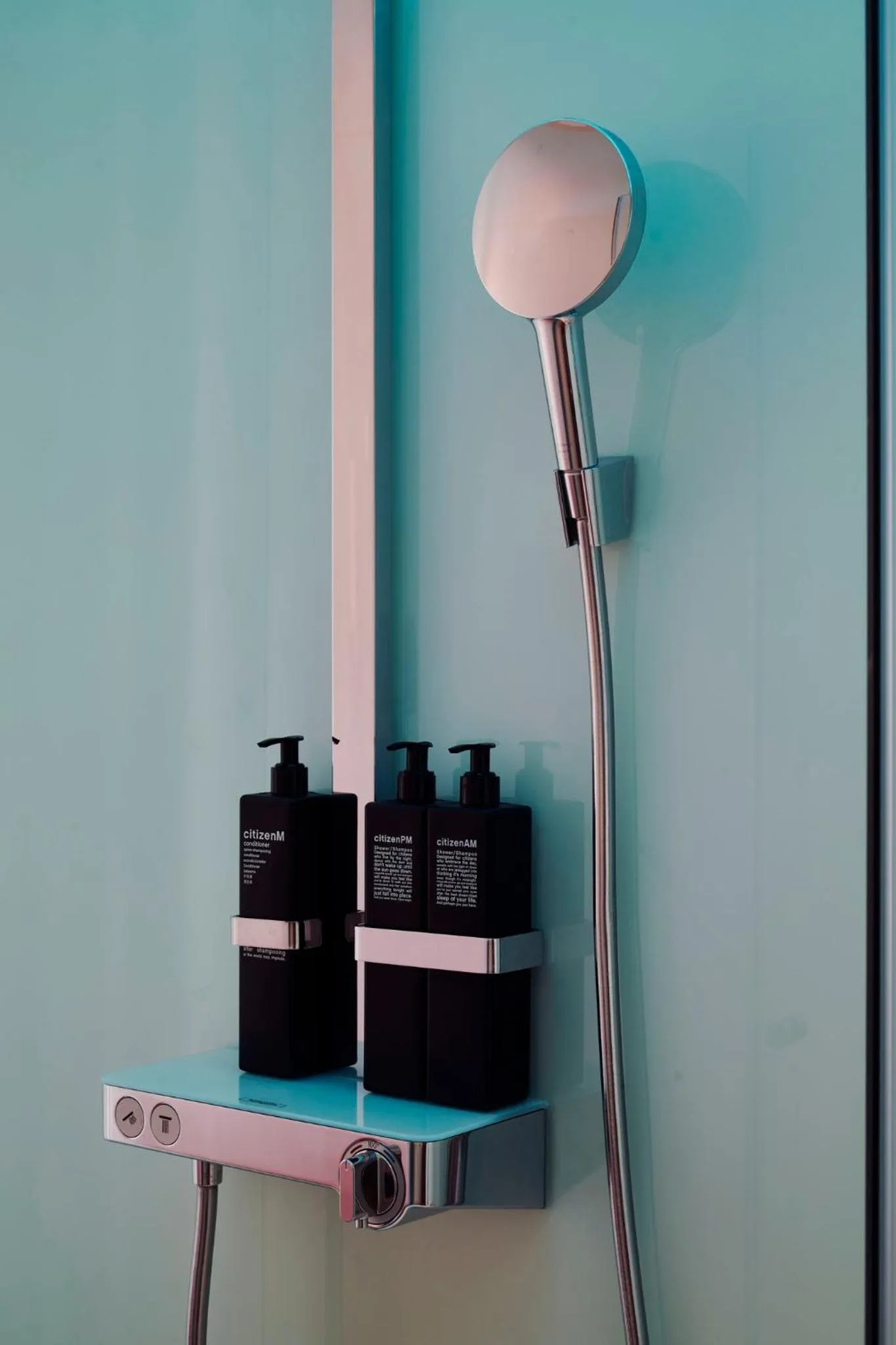 Bathroom in citizenM Menlo Park