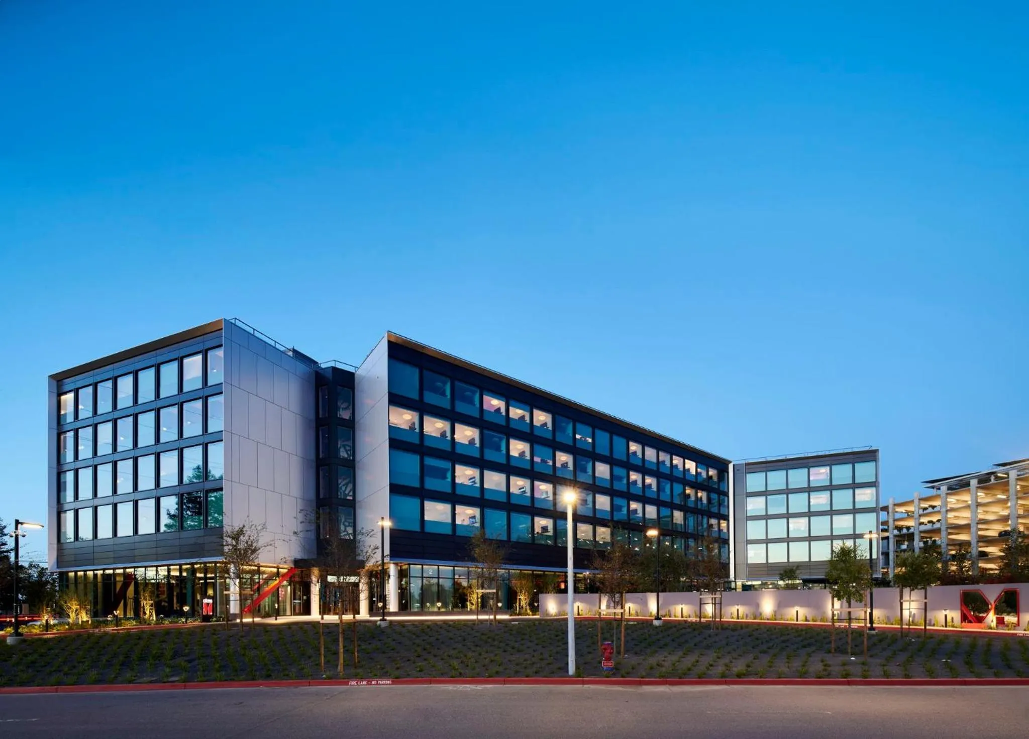 Facade/entrance in citizenM Menlo Park