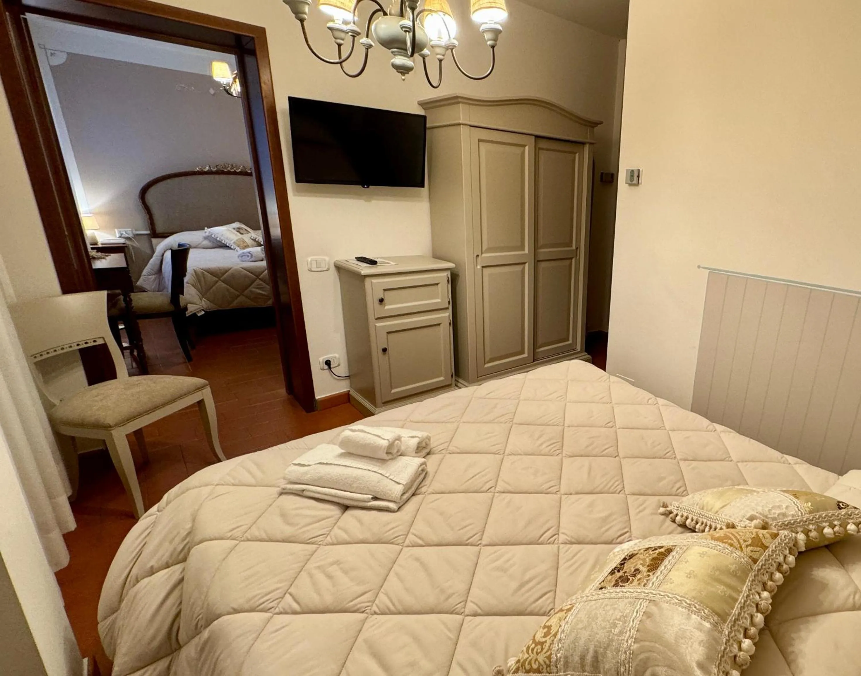 Bedroom, Bed in Hotel Rifugio la Foresta