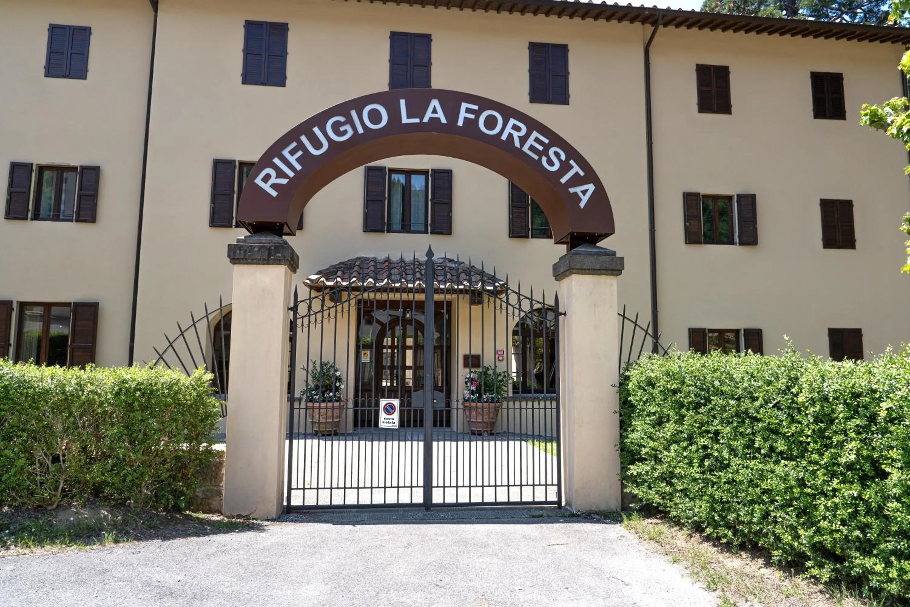 Property building in Hotel Rifugio la Foresta