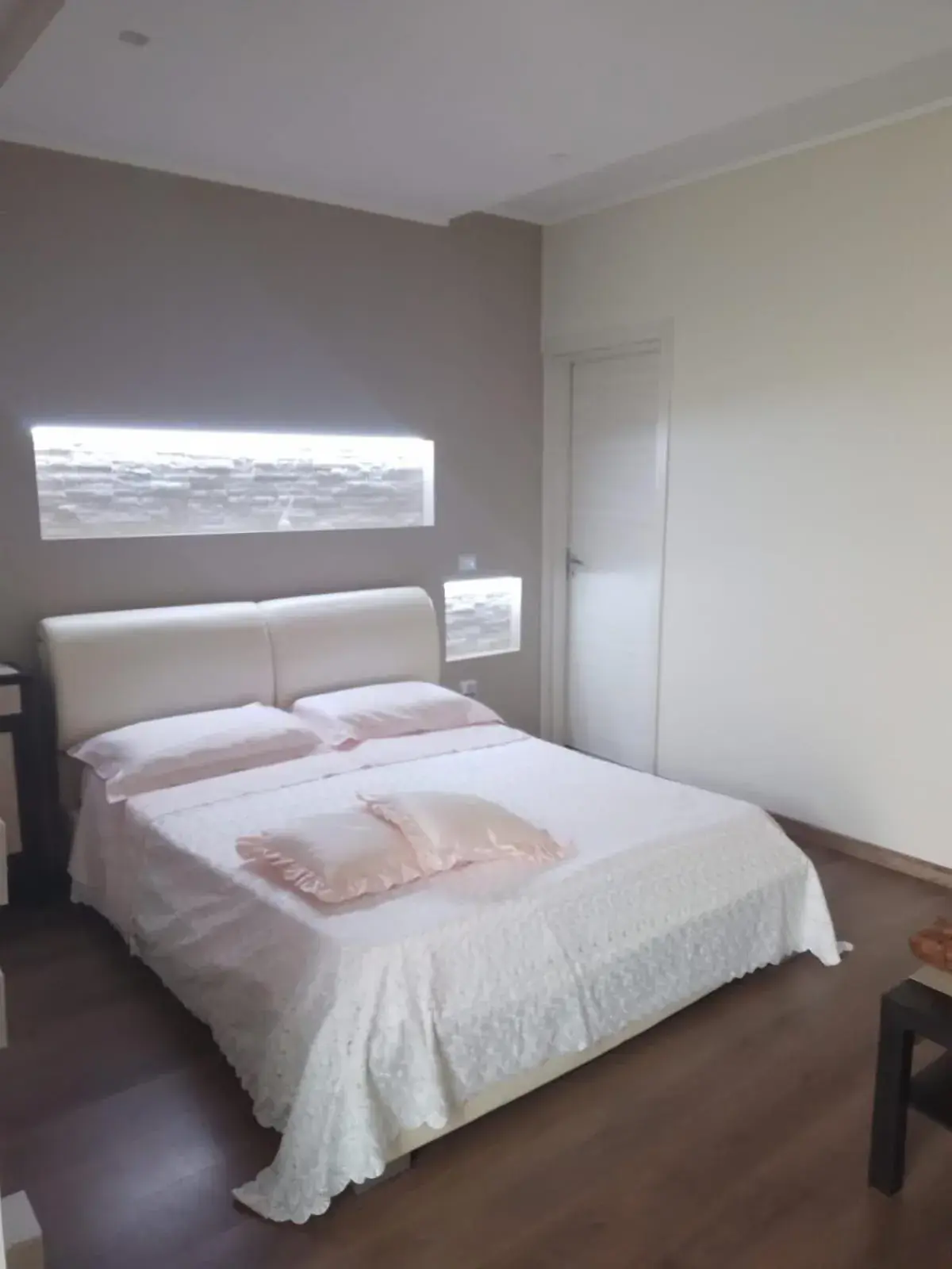 Deluxe Room (2 Adults + 1 Child) in Casa Vacanze MURANUM Deluxe Room (2 Adults + 1 Child) in Casa Vacanze MURANUM