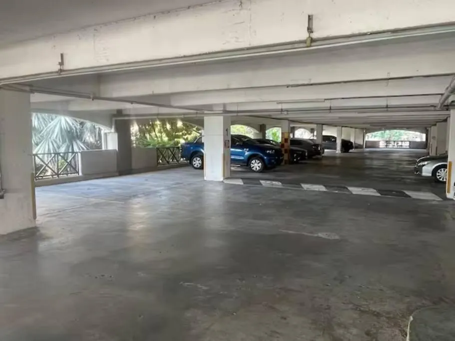 Luscious~ Walking Distance to SEE, SHOP and EAT