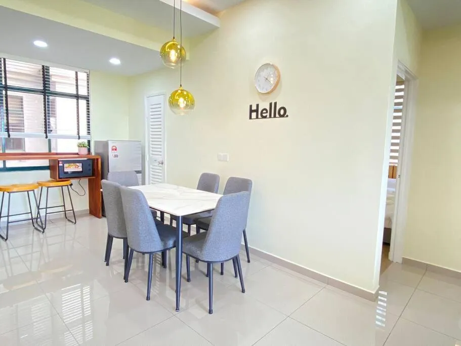 Luscious~ Walking Distance to SEE, SHOP and EAT