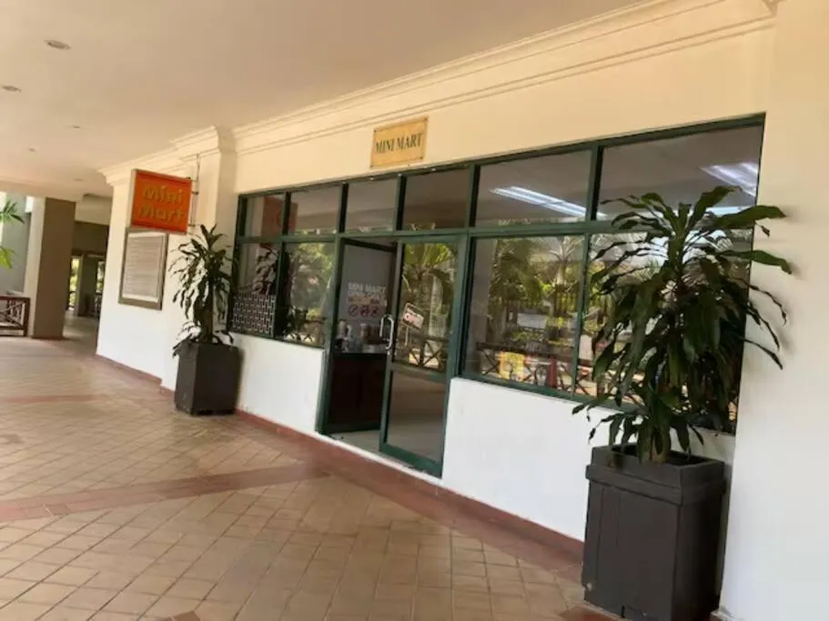 Luscious~ Walking Distance to SEE, SHOP and EAT