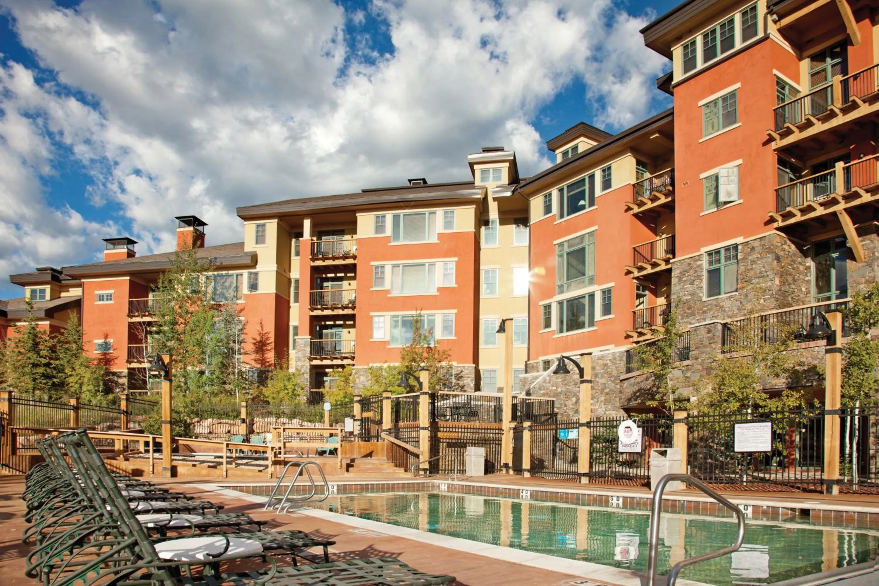 Swimming pool in WorldMark Park City