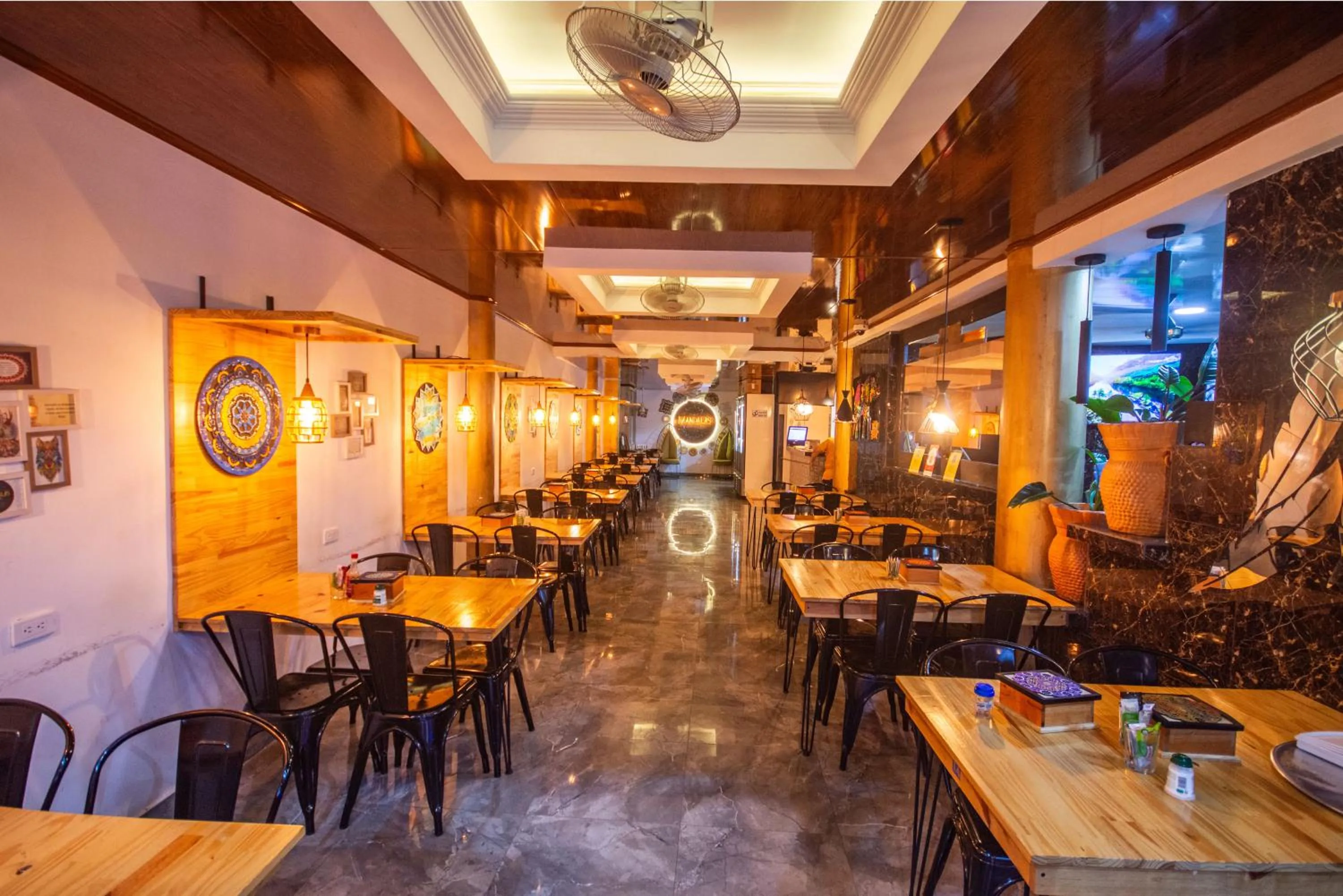 Restaurant/places to eat in Hotel Buddha Mystic By Del Toro