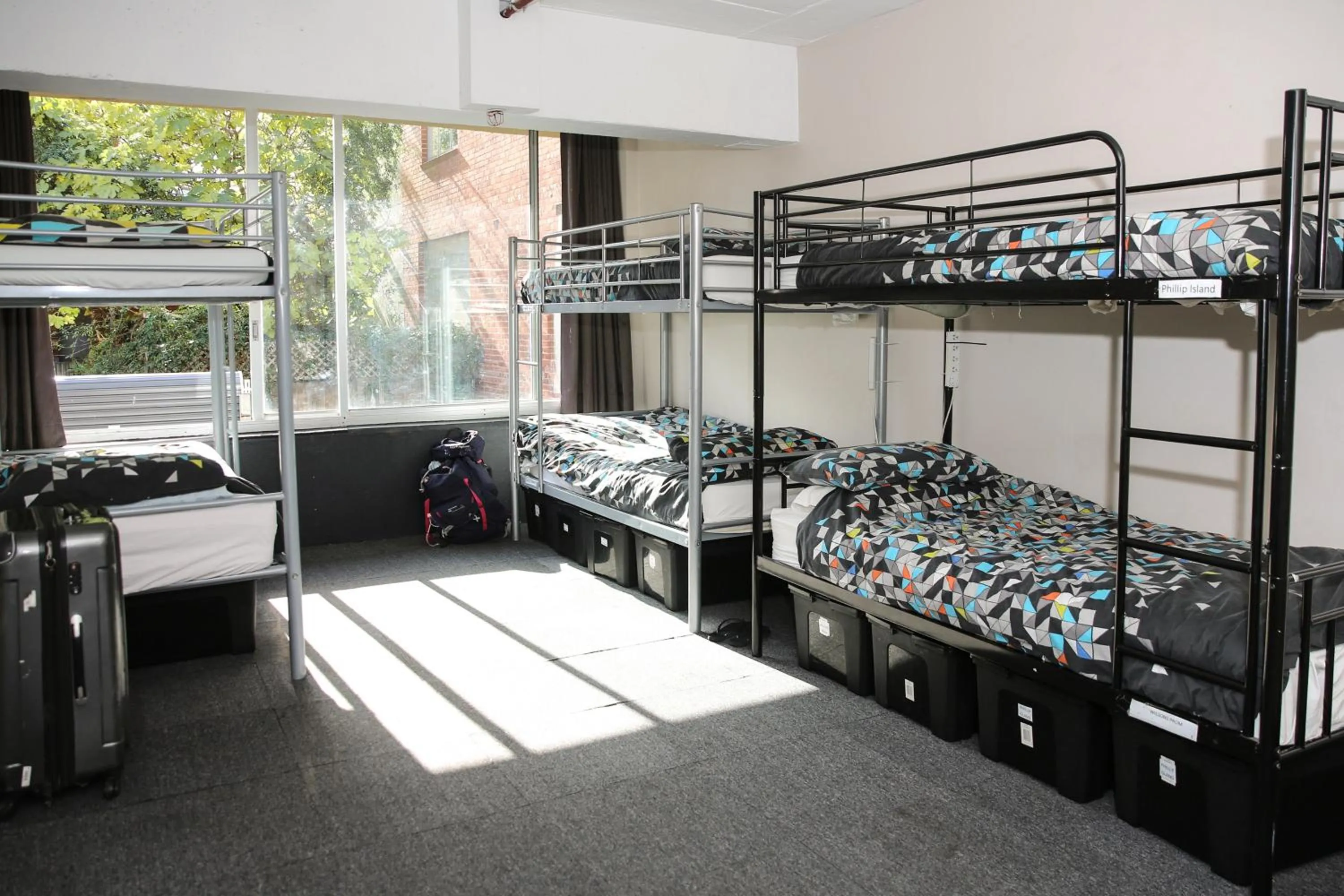 View (from property/room), Bed in Barkly Backpackers