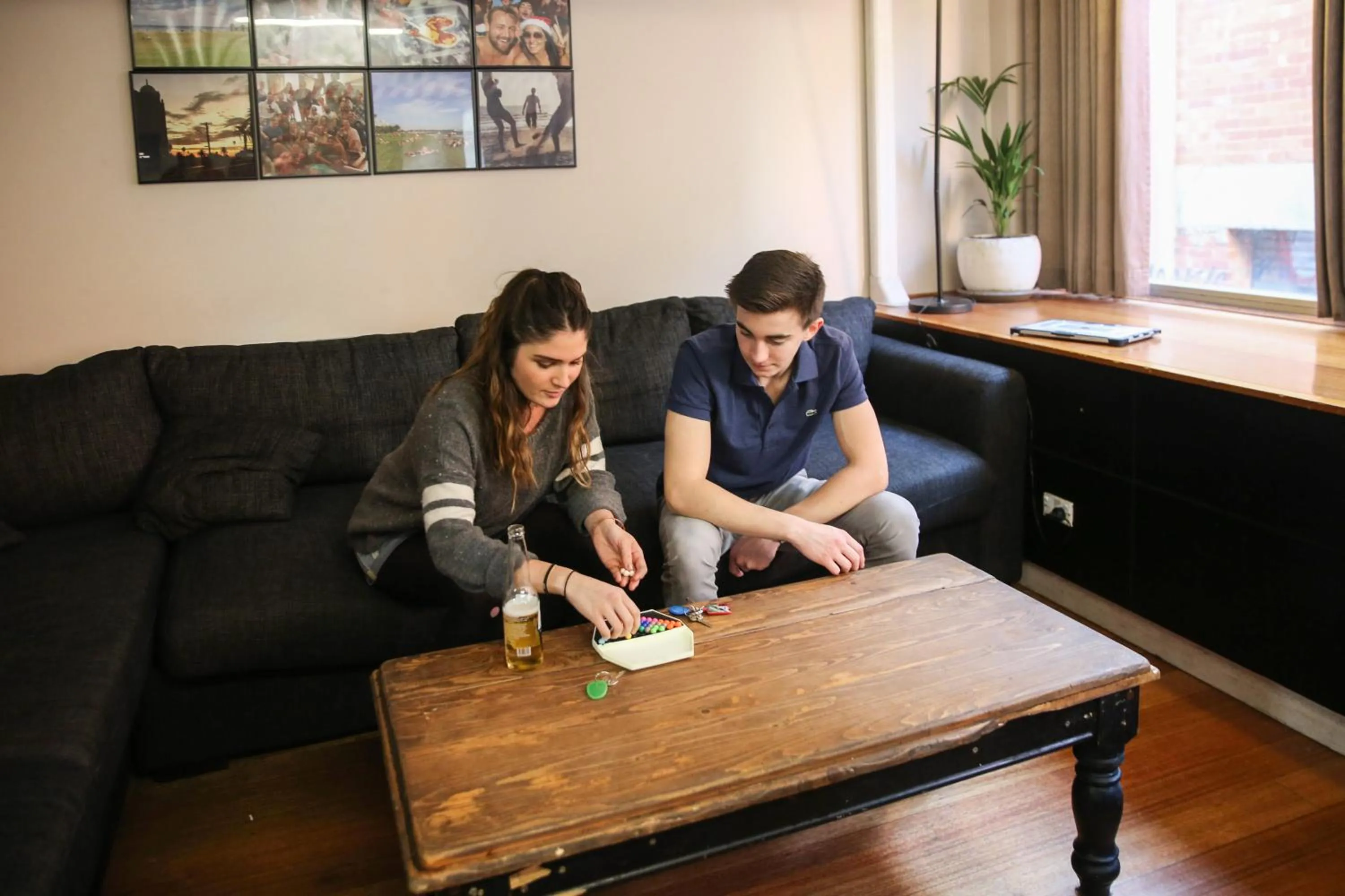 Communal lounge/ TV room in Barkly Backpackers
