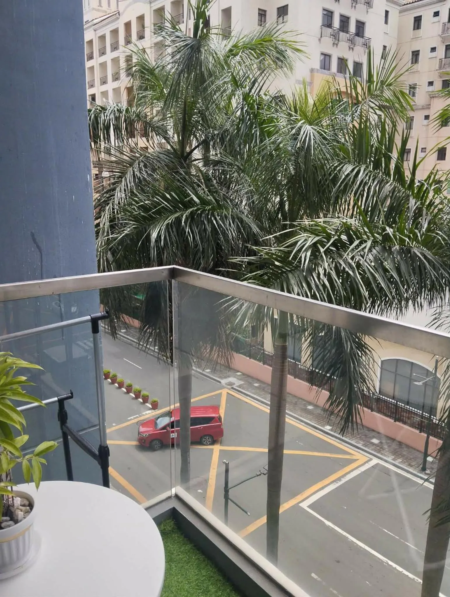 One Palm and Two Palm Tree Villas