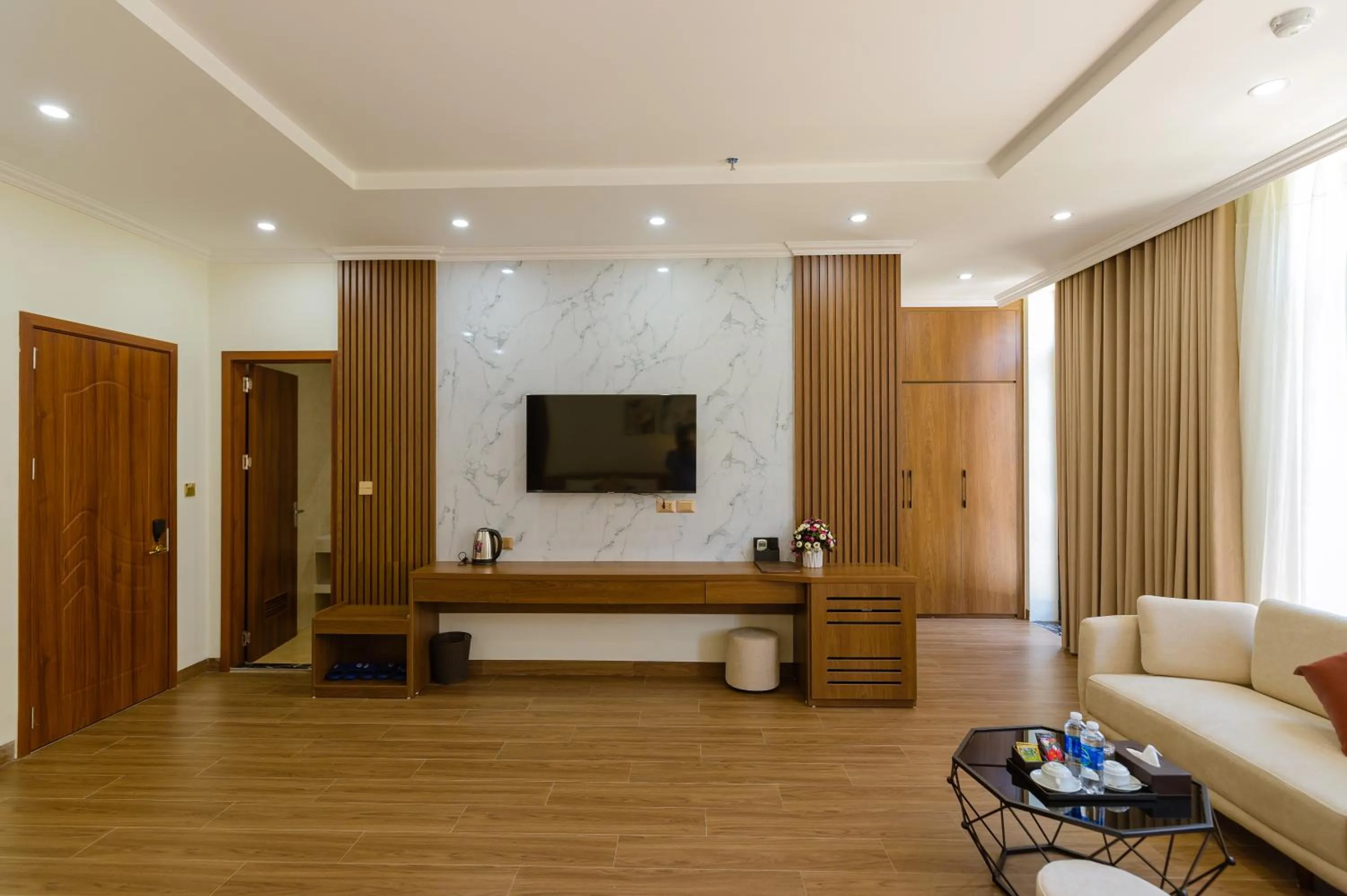 TV and multimedia in Sunshine Hạ Long Hotel