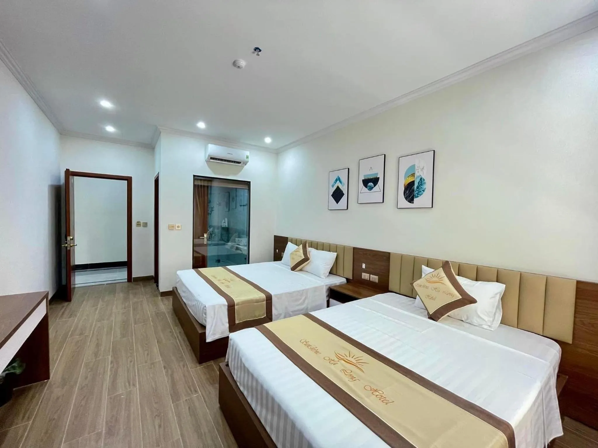 Bed in Sunshine Hạ Long Hotel