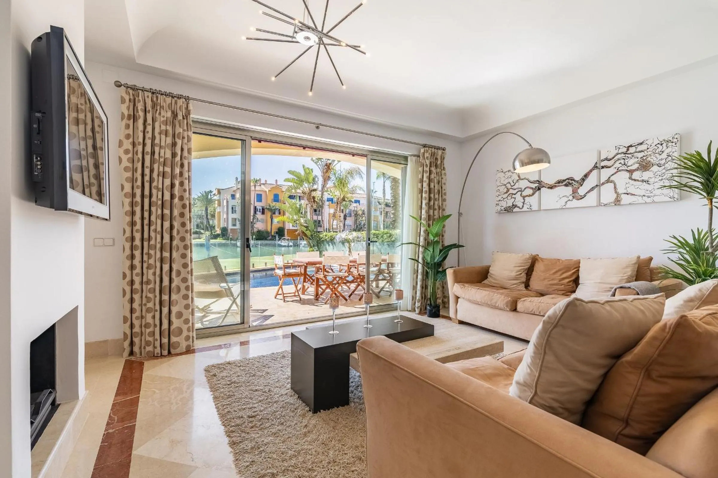 Waterside Apartment in Sotogrande Marina with Private Pool