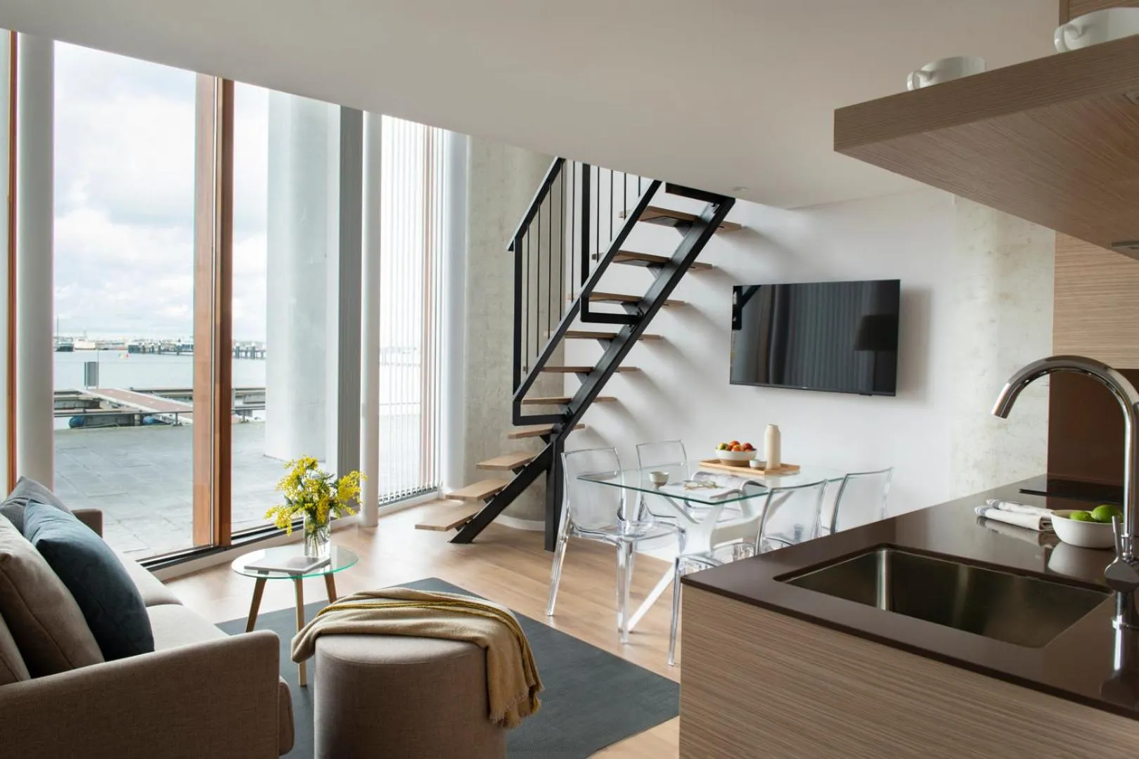 TV and multimedia in Eric Vökel Boutique Apartments - Riverfront Suites