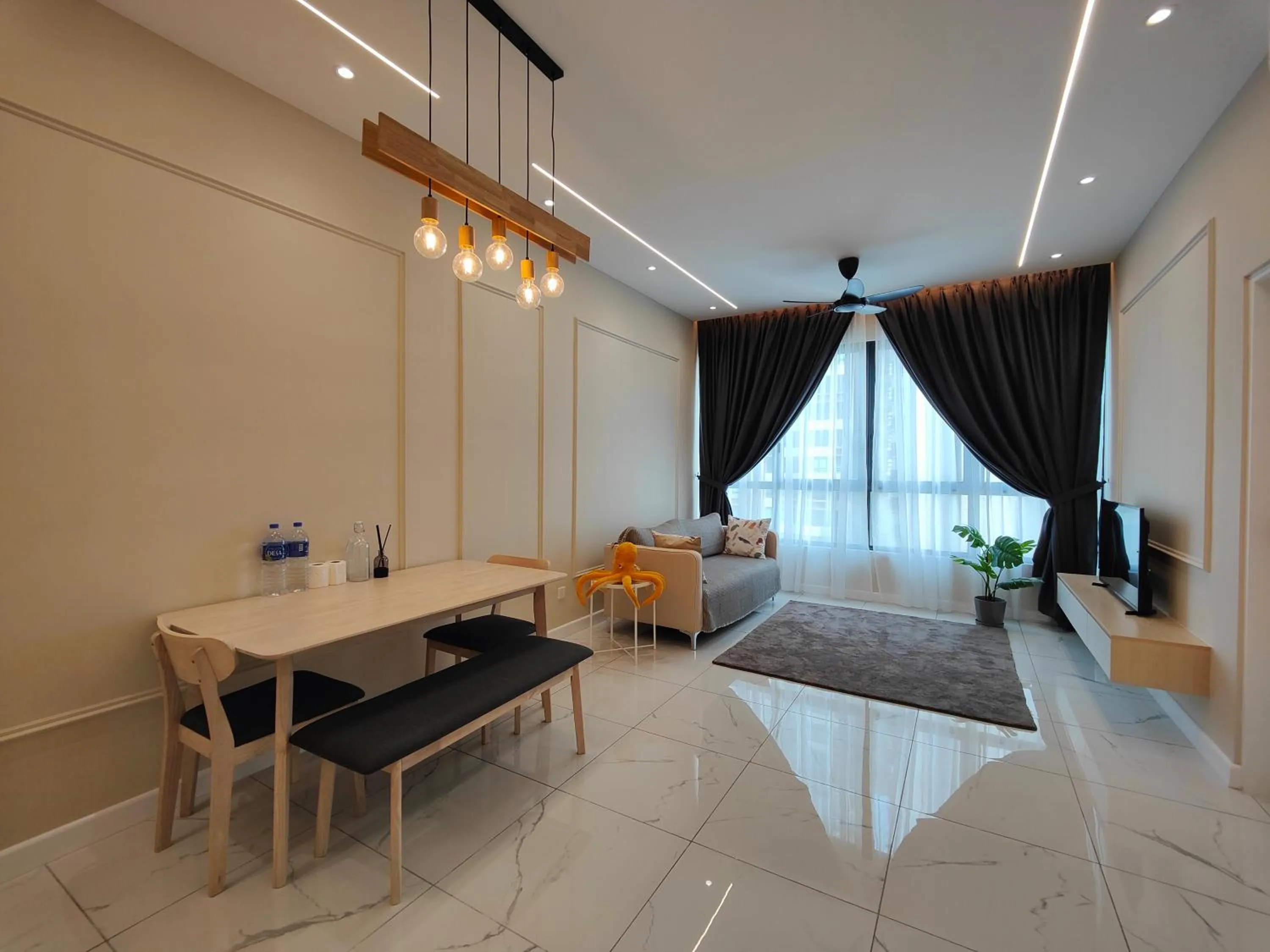 Living room in Cubic Botanical Suites Bangsar South by HomeBrickz