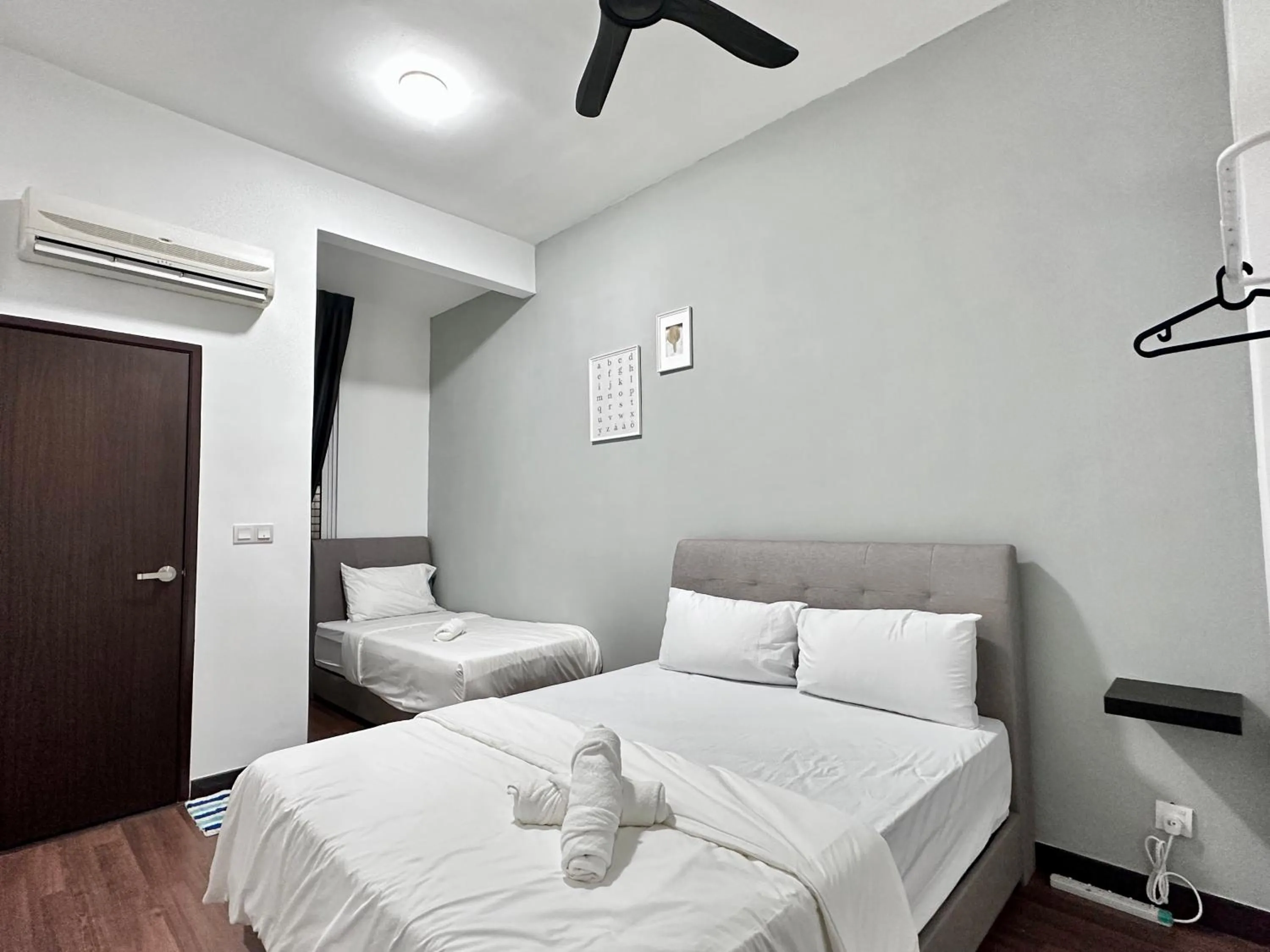 Bed in Queen’s Villa for 28Pax @Central of Penang