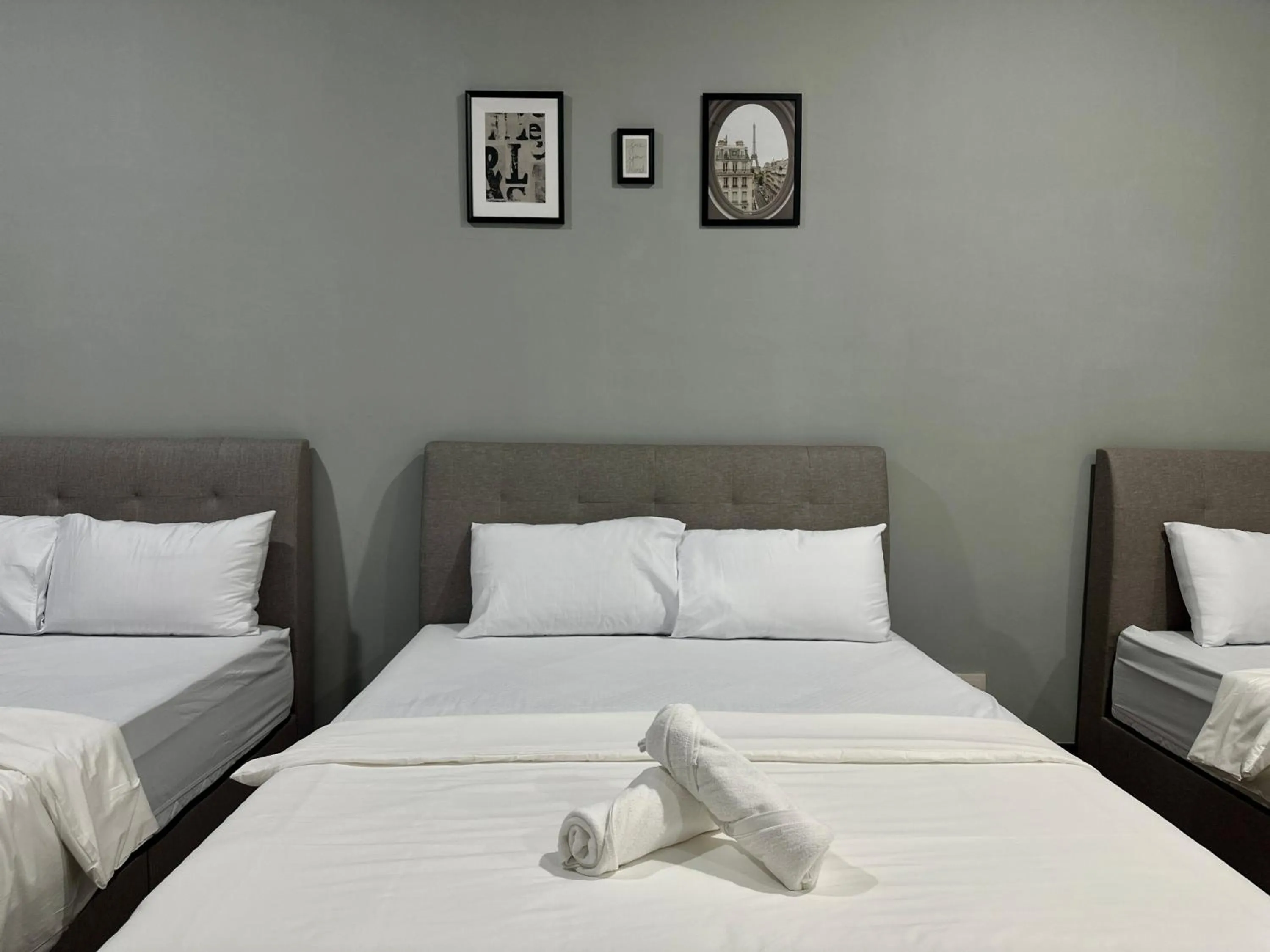 Bed in Queen’s Villa for 28Pax @Central of Penang