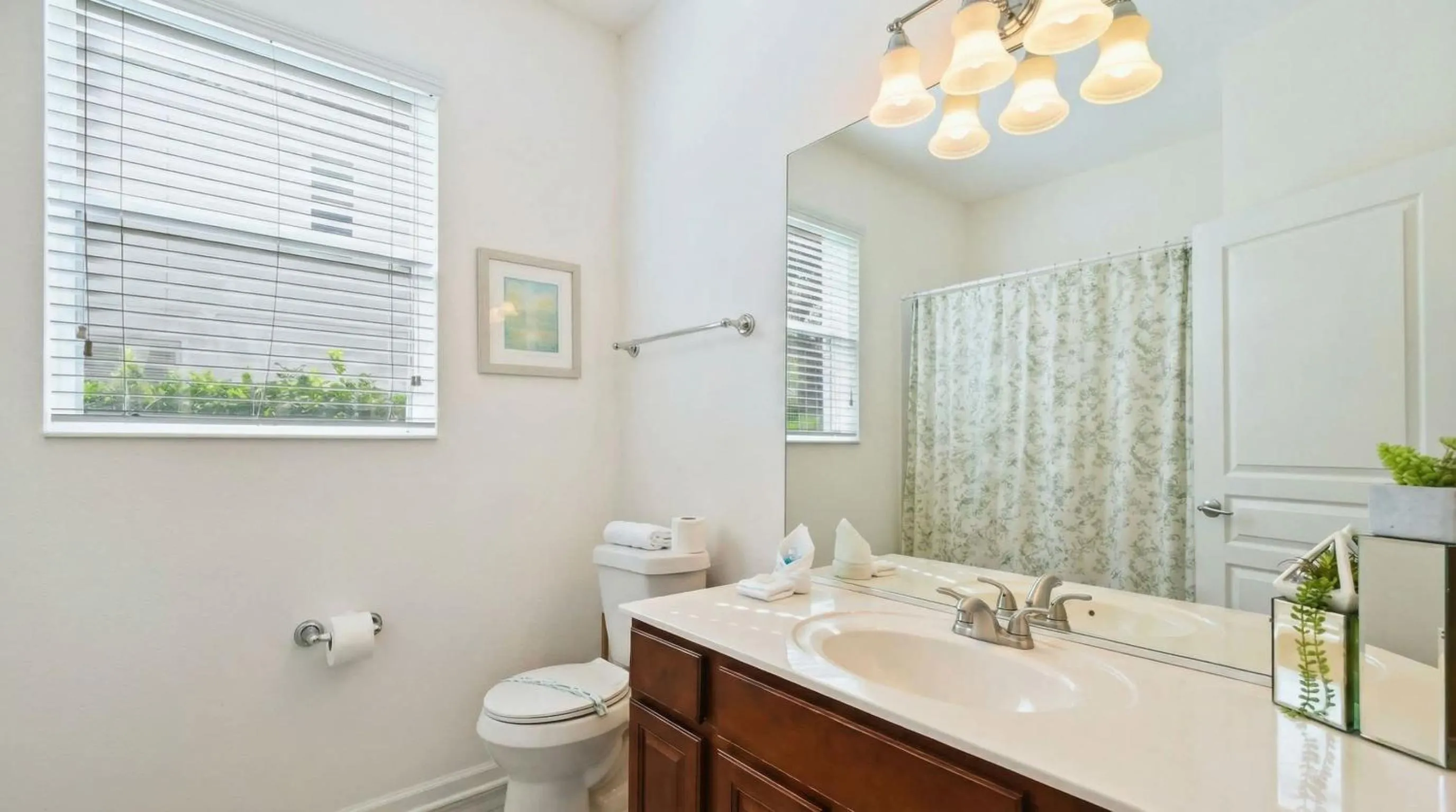 Bathroom in 6BR Private Pool, Spa, Gameroom, Close to Disney