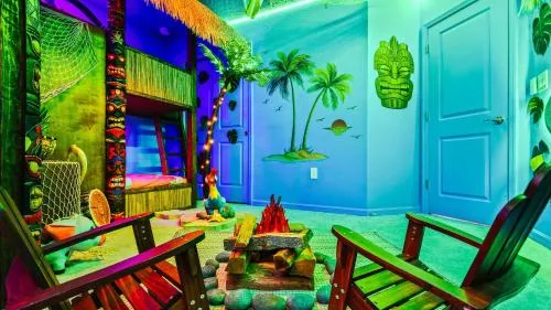 Opulent Villa in Resort Near Theme Parks & Shops