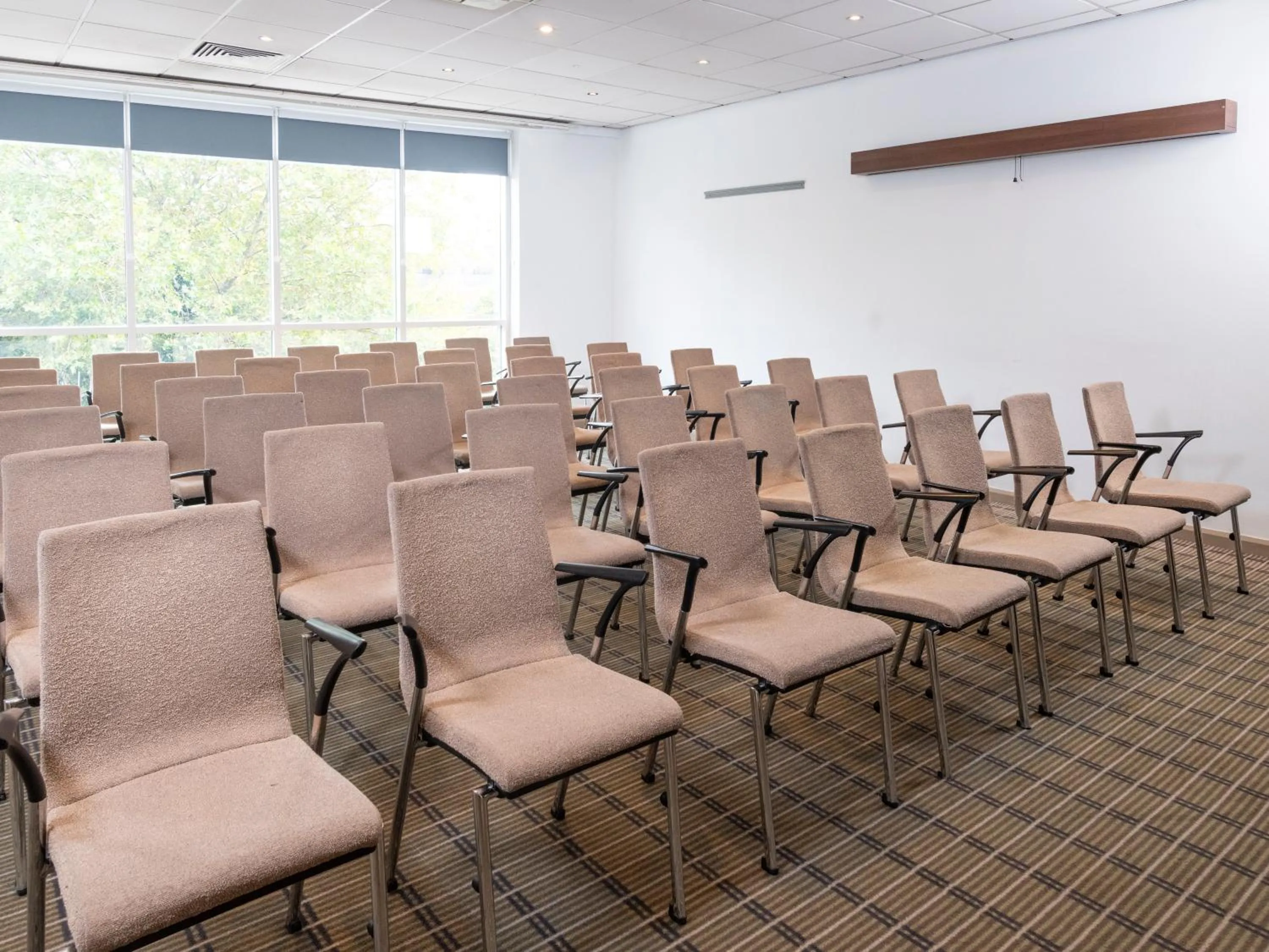 Meeting/conference room in Holiday Inn Express London Greenwich by IHG