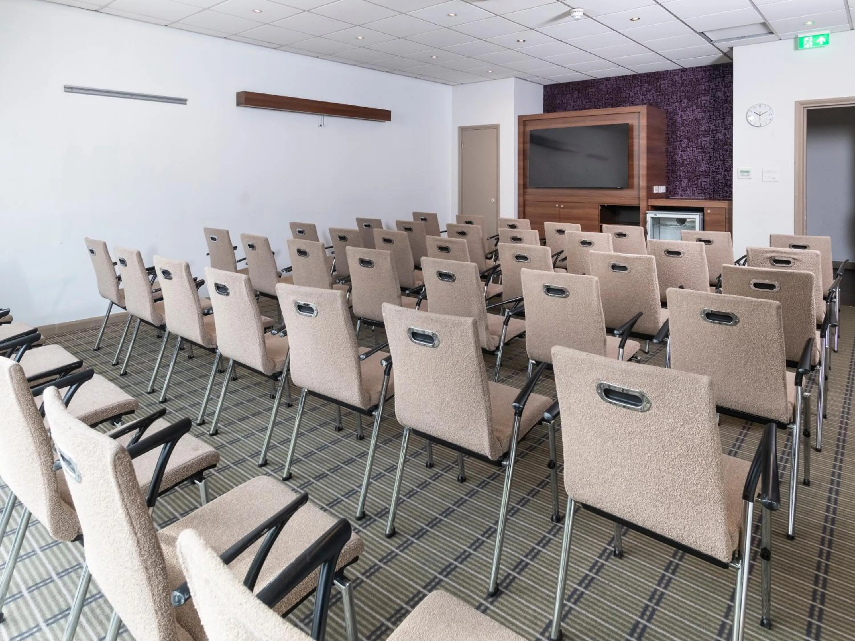 Meeting/conference room in Holiday Inn Express London Greenwich by IHG