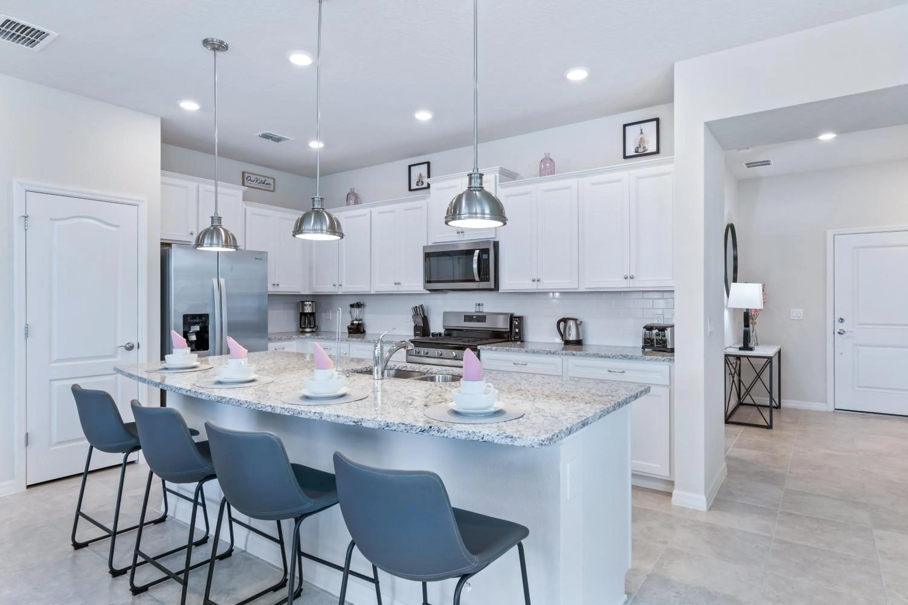 Special Deal 5BR Townhome w Pool Near Disney