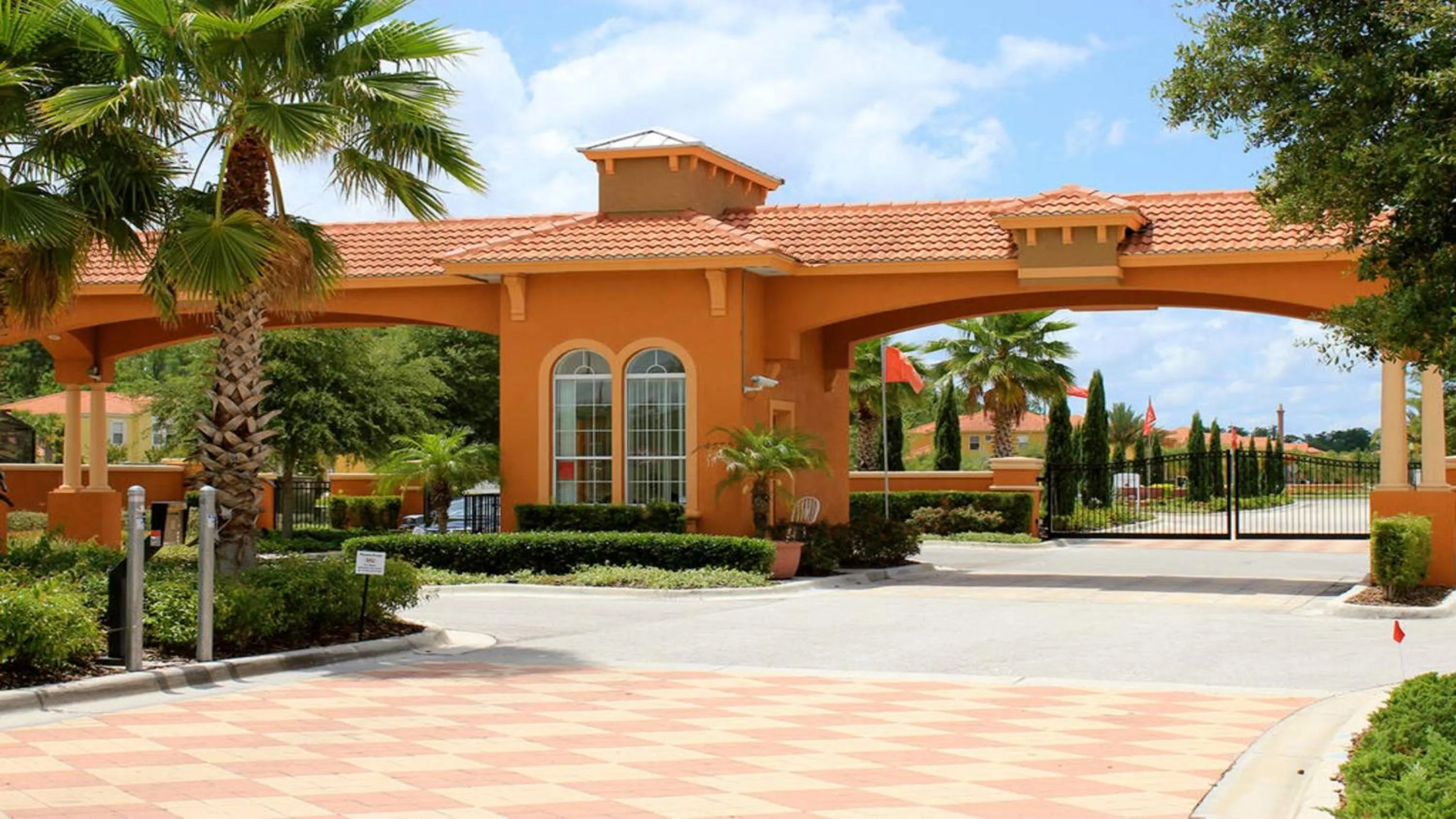 Property building in Lakeview Spacious 12br Themed Home Game/Pool/Spa
